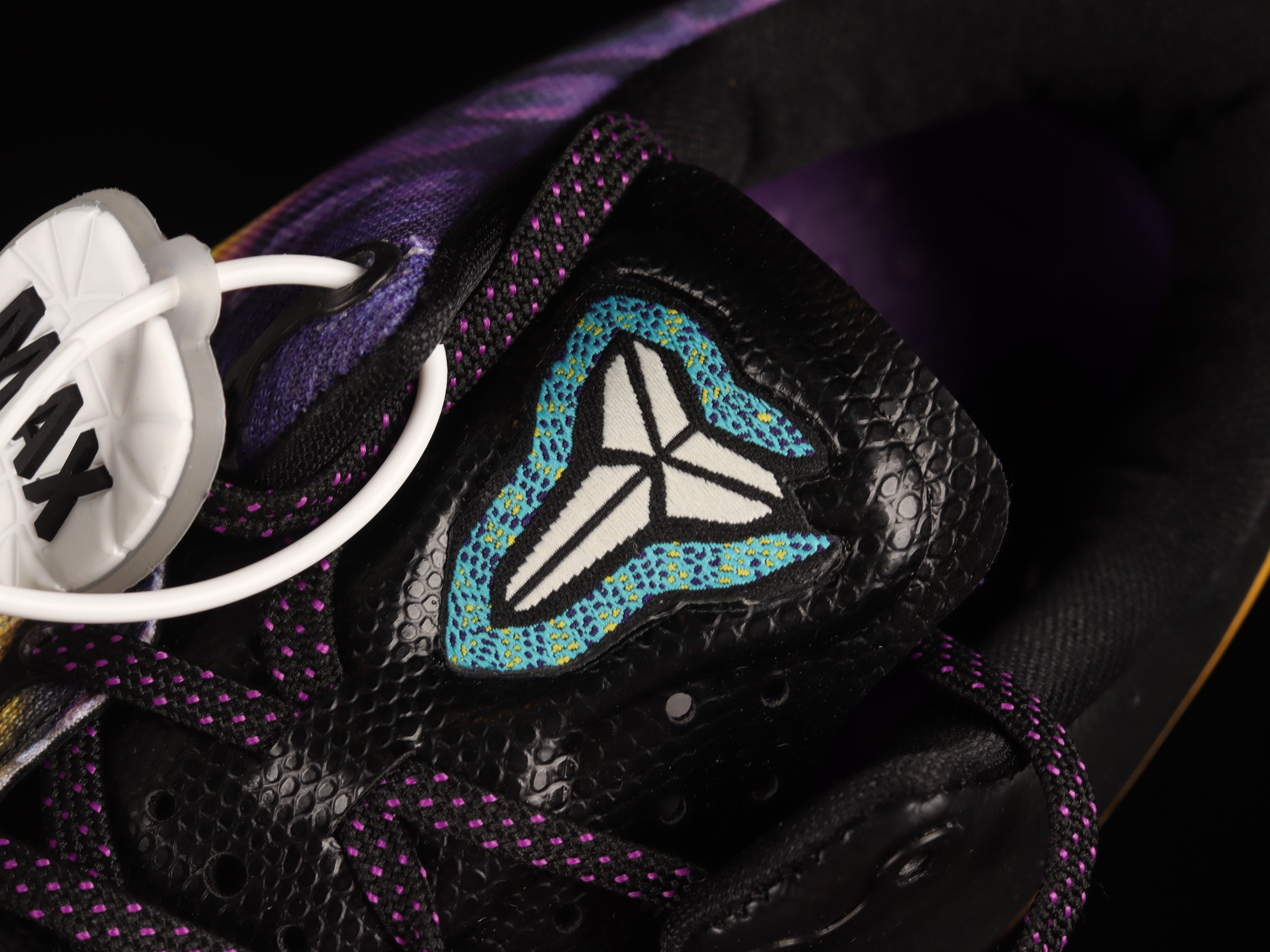 NikeMens Kobe 8 - Easter