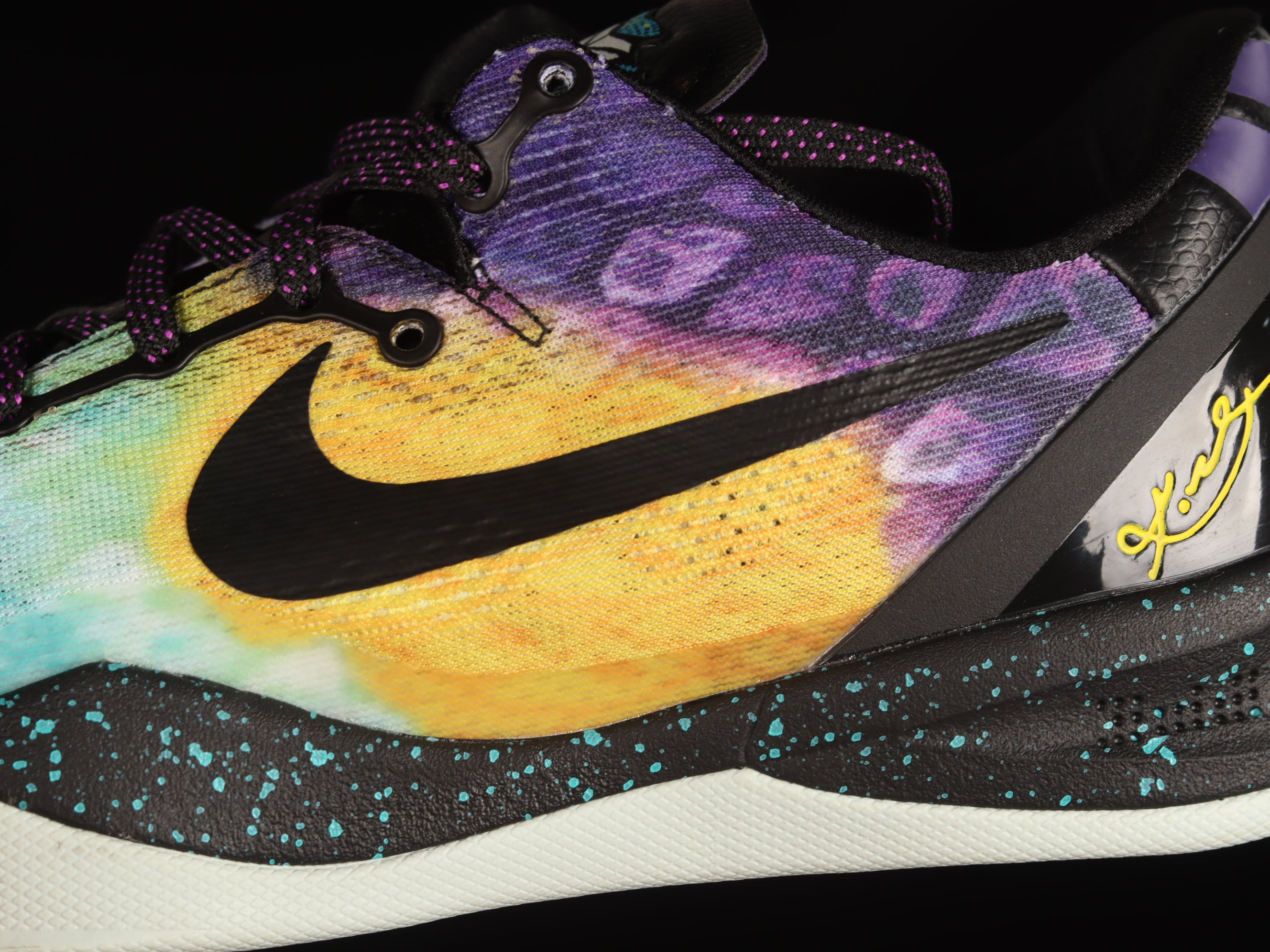 NikeMens Kobe 8 - Easter
