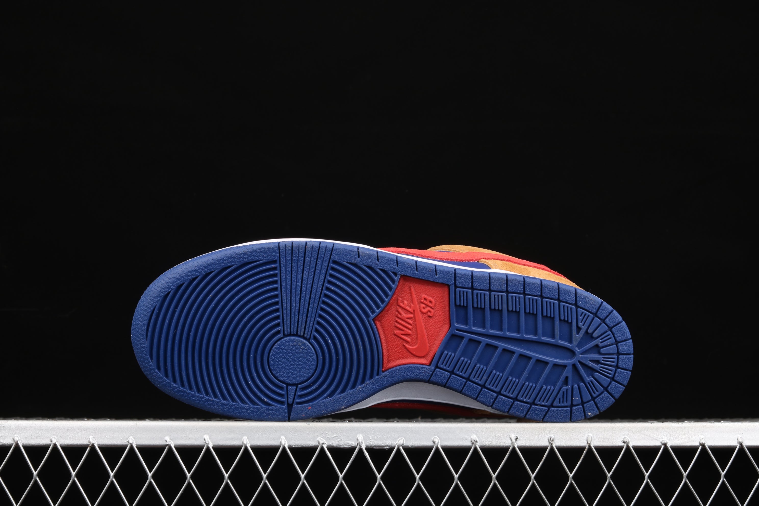 NikeSB Dunk Low Reverse - Papa Bear