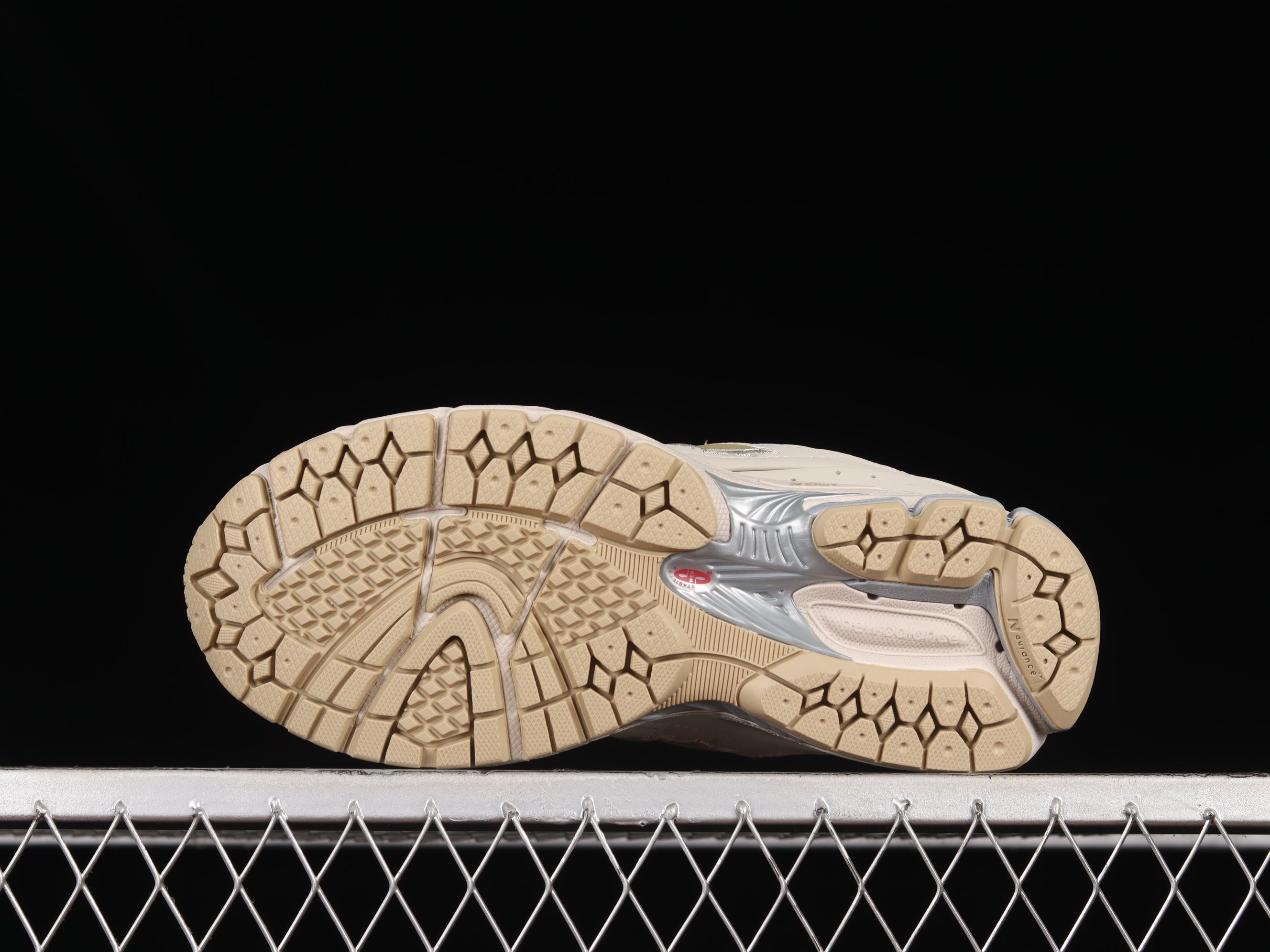 New Balance 2002r - Cream