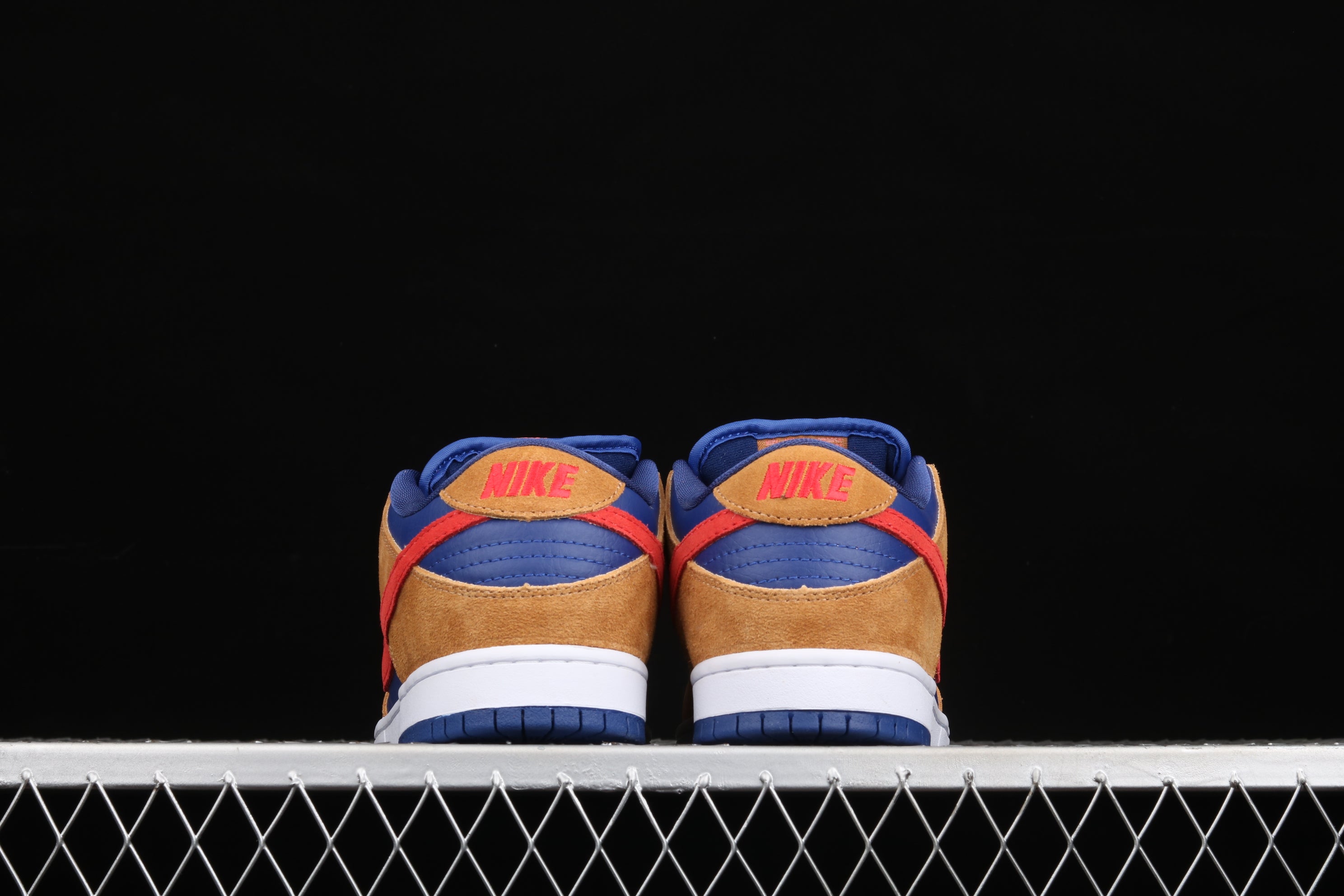 NikeSB Dunk Low Reverse - Papa Bear