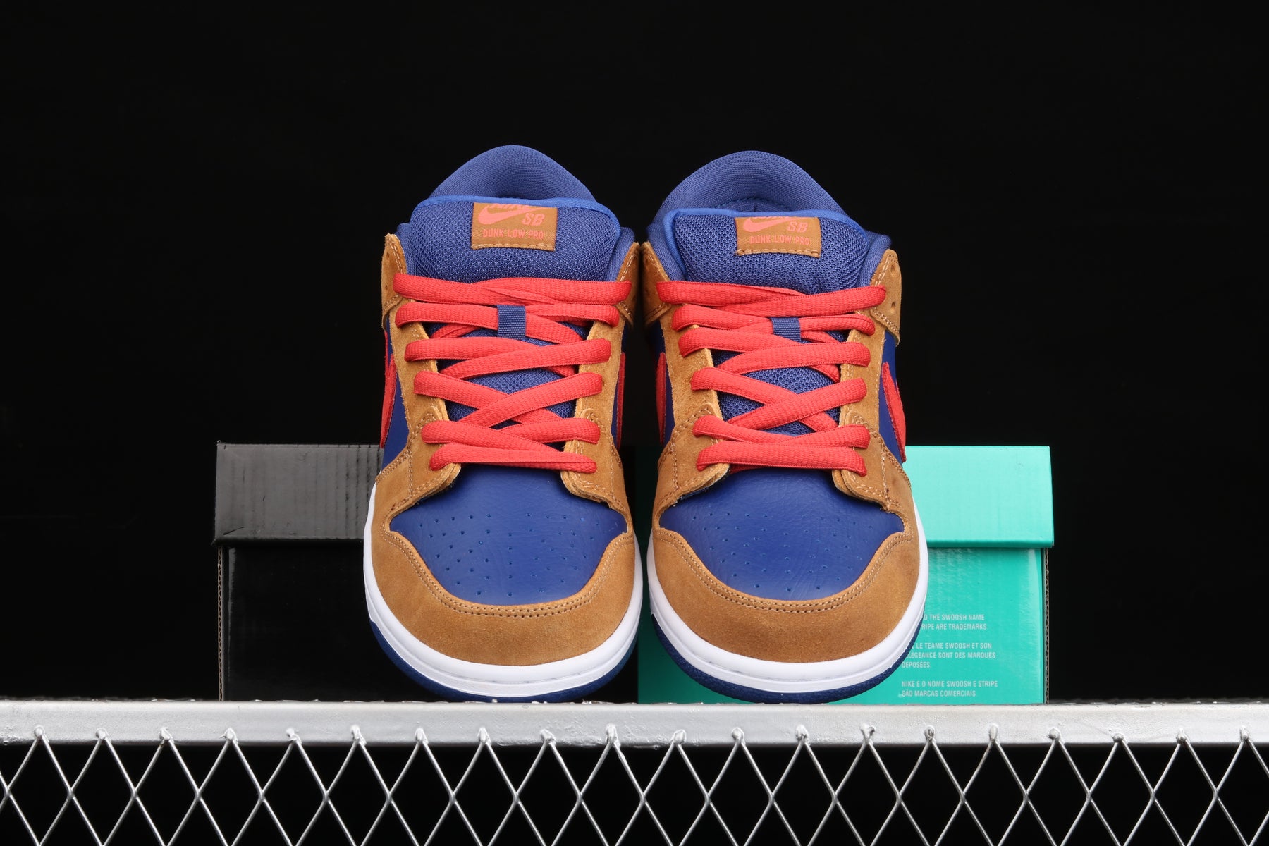 NikeSB Dunk Low Reverse - Papa Bear