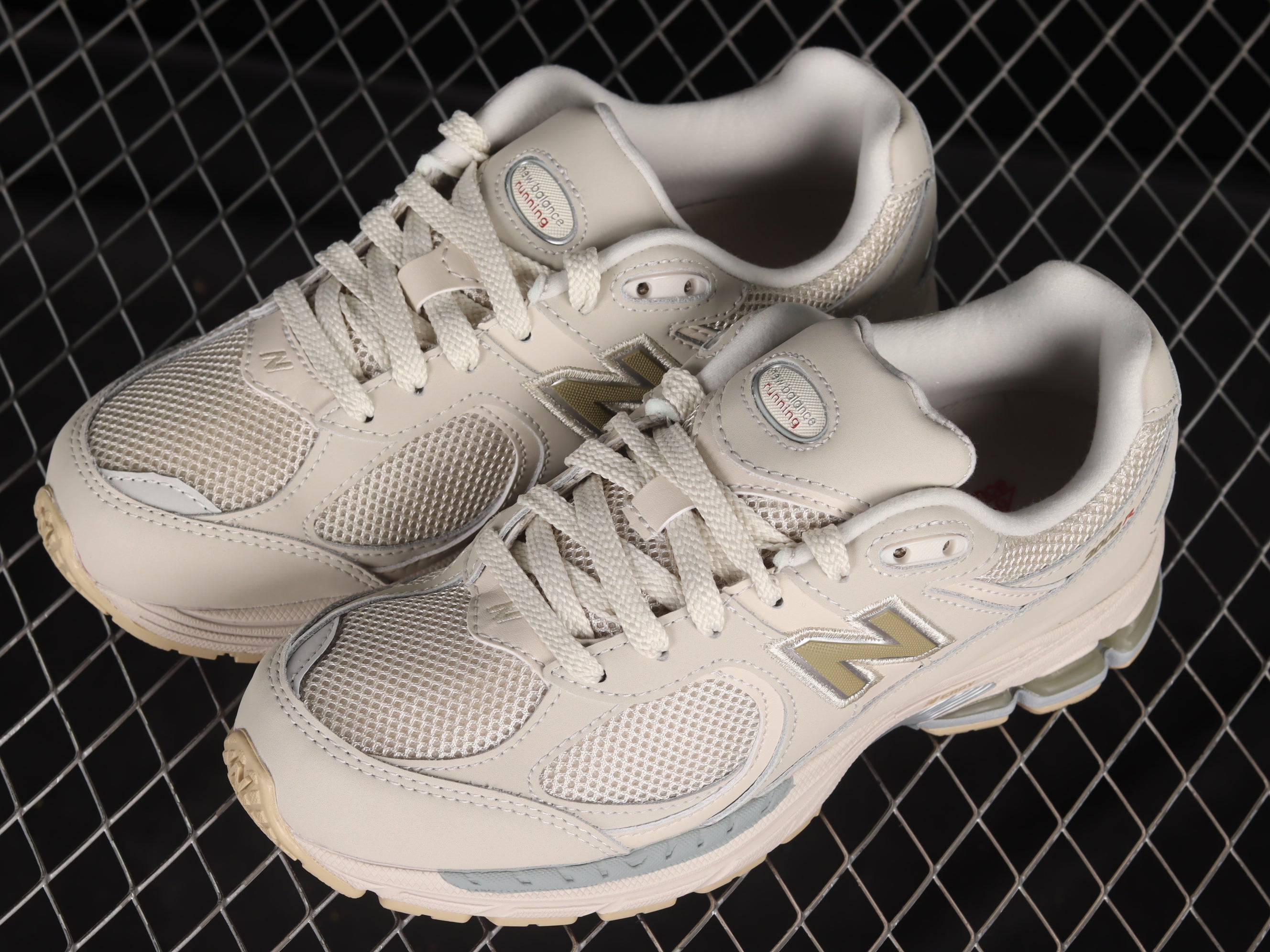 New Balance 2002r - Cream