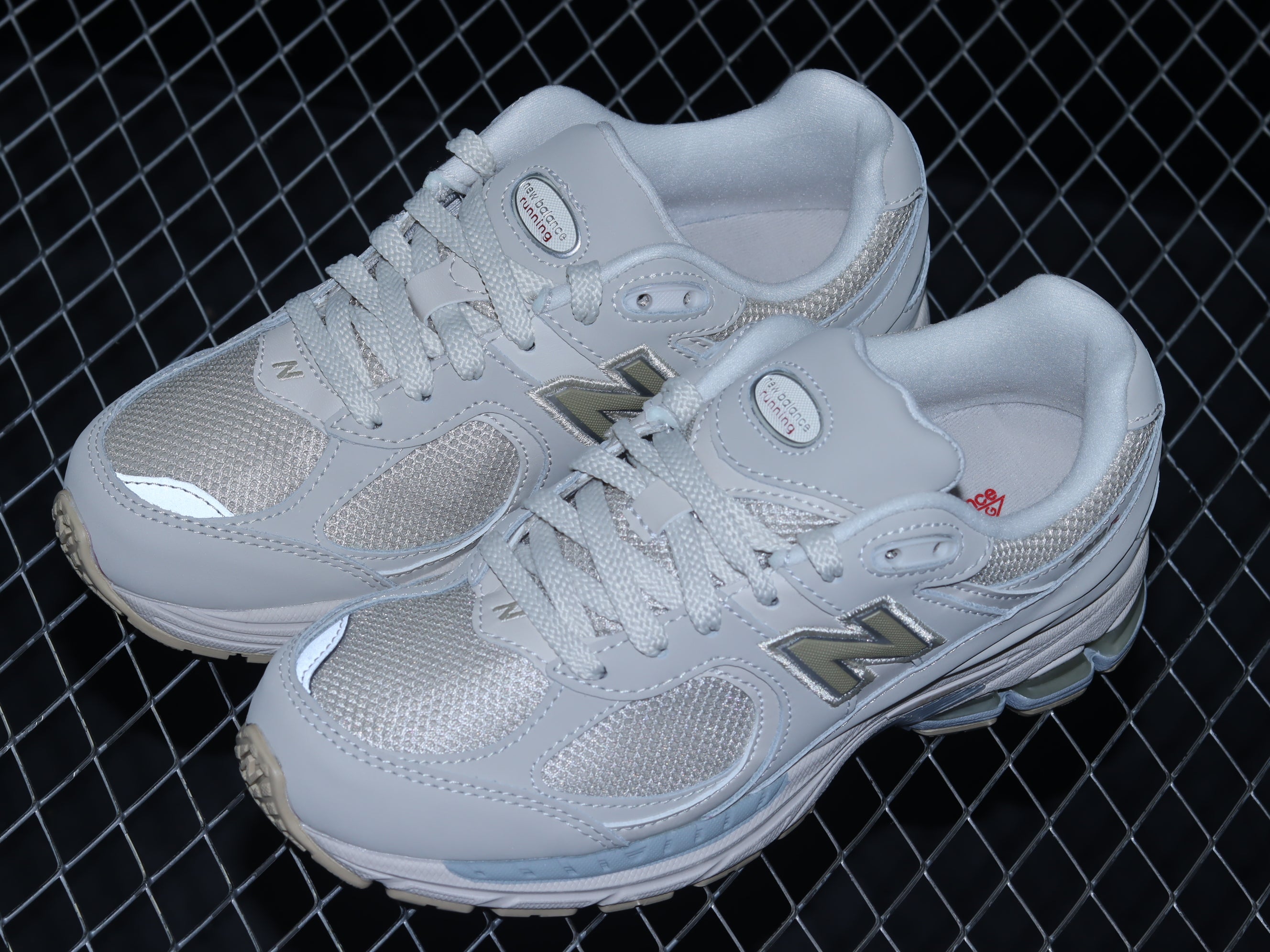 New Balance 2002r - Cream
