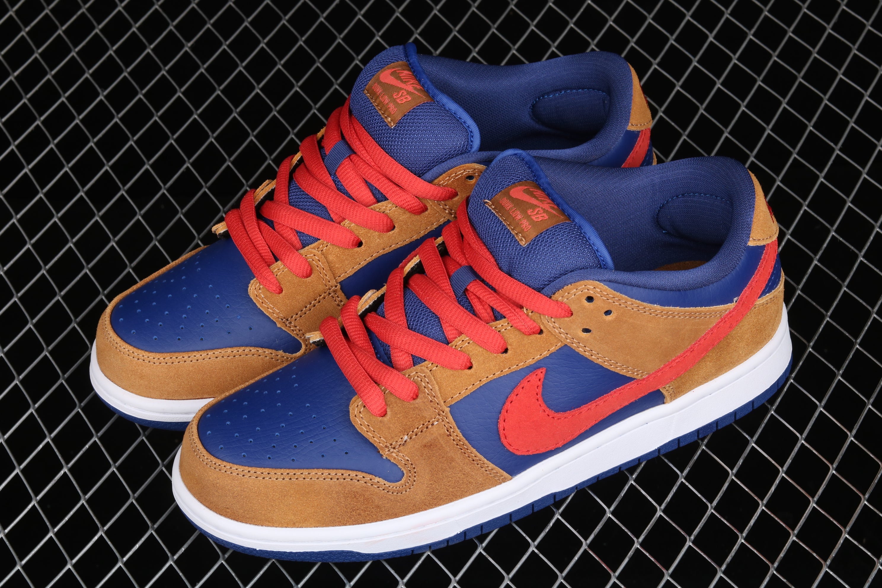 NikeSB Dunk Low Reverse - Papa Bear