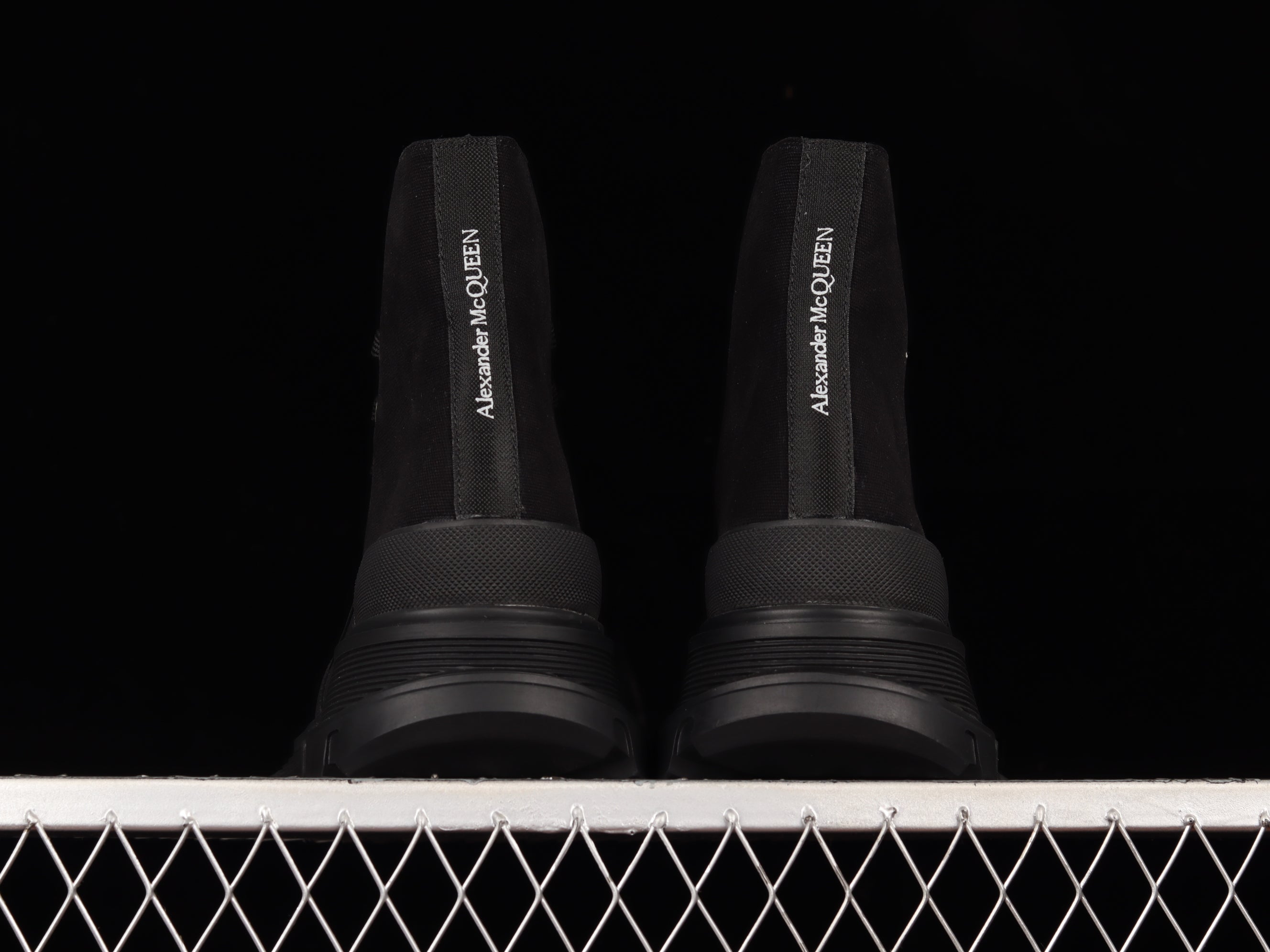 AlexanderUnisex McQueen Tread Slick High Boot - Black