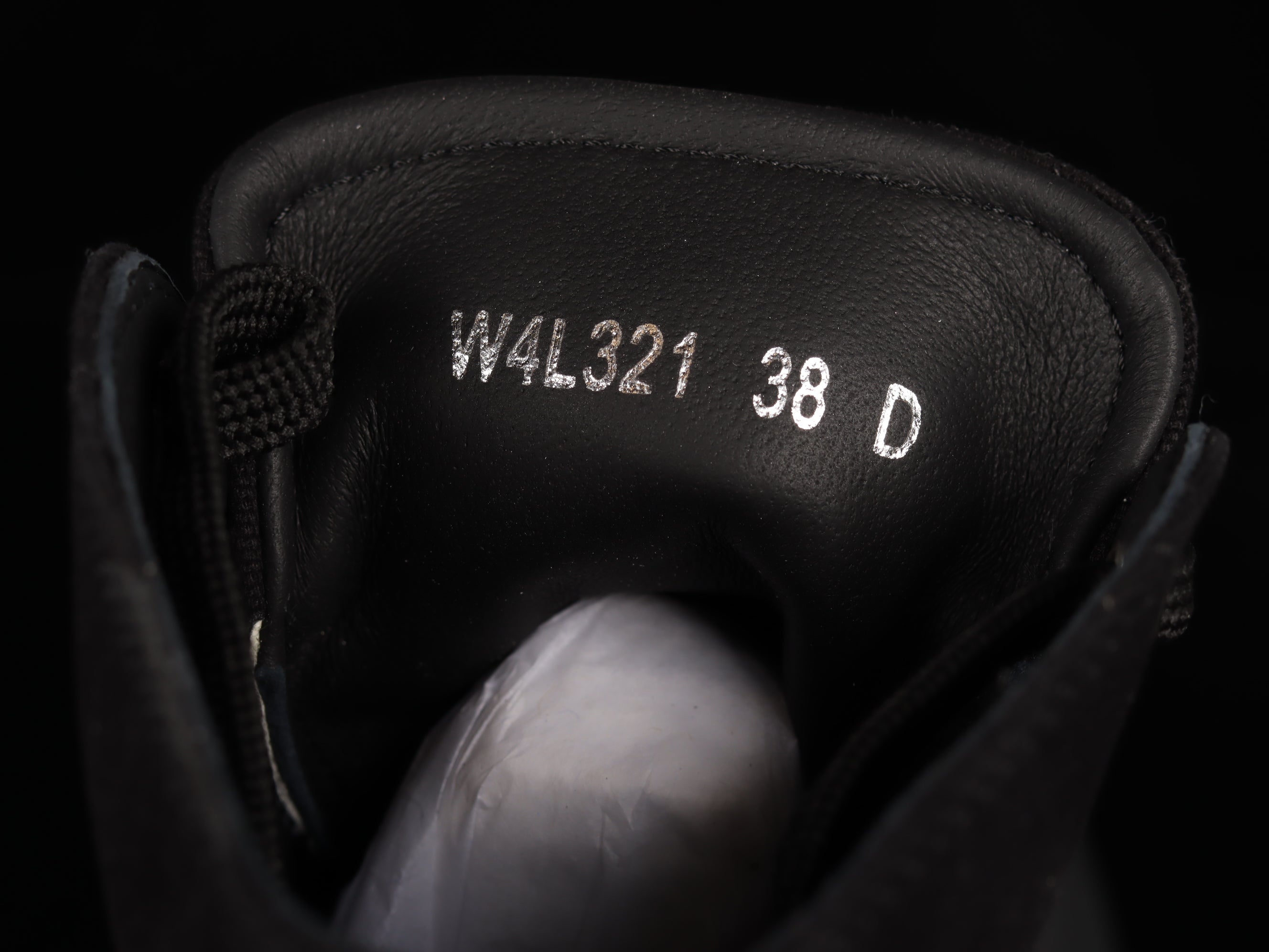 AlexanderUnisex McQueen Tread Slick High Boot - Black