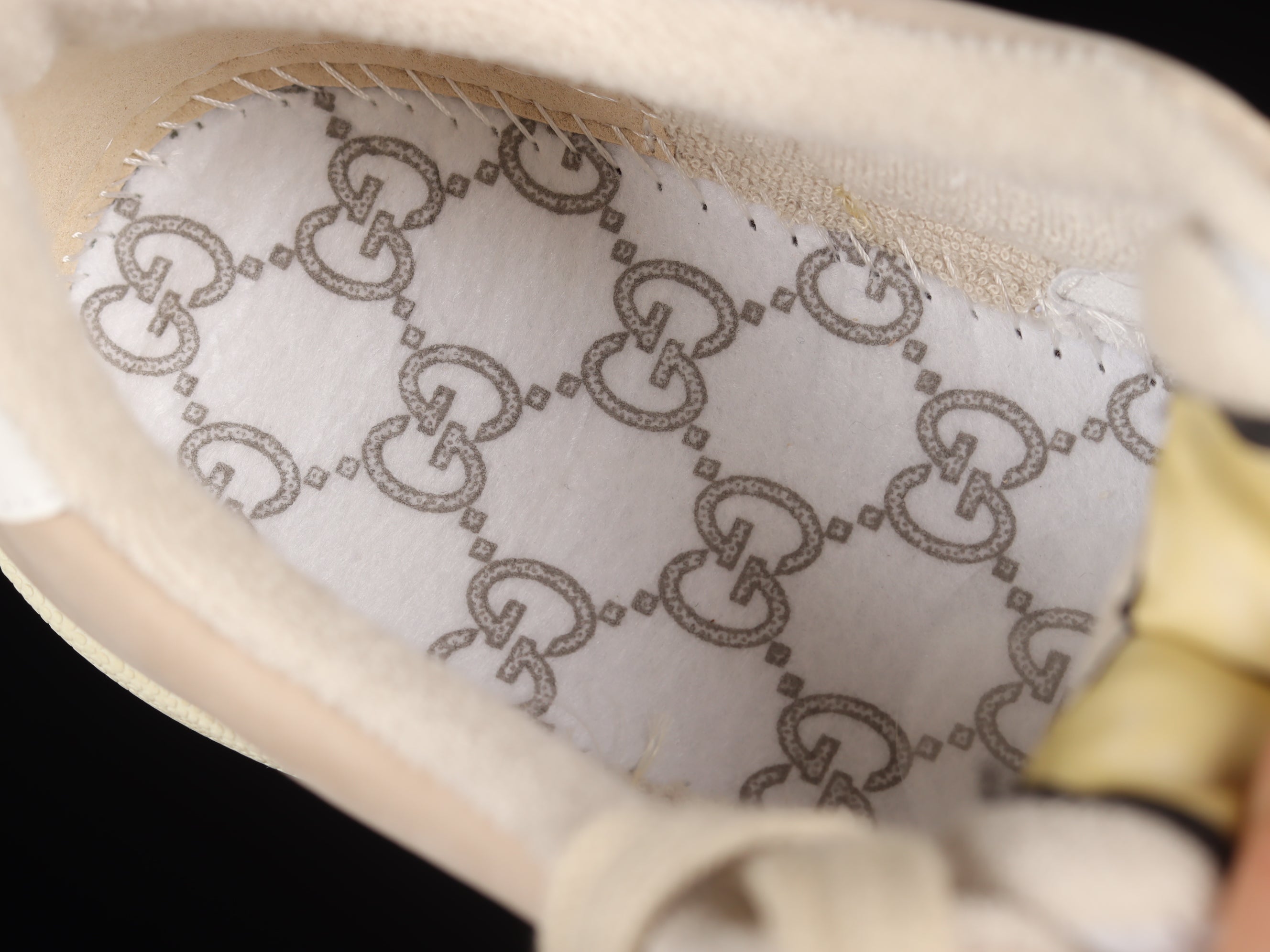 WMNSGucci GG screener - trimmed canvas