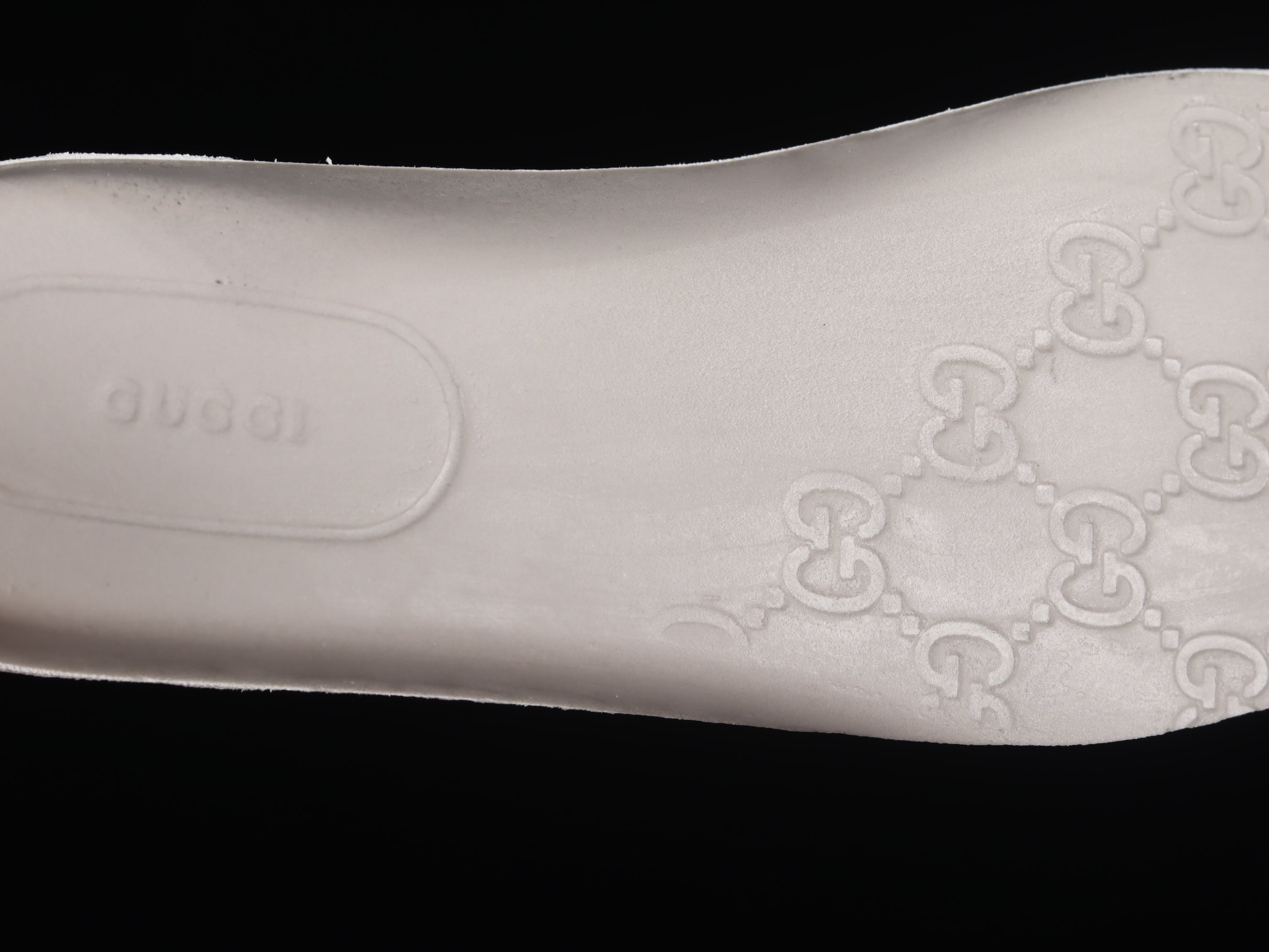 WMNSGucci GG screener - trimmed canvas