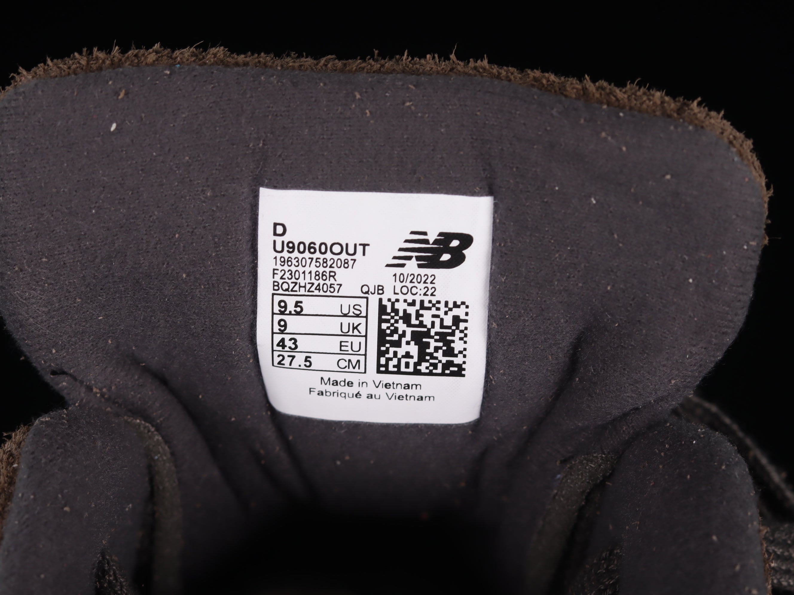 New Balance 9060 - Beef and Broccoli
