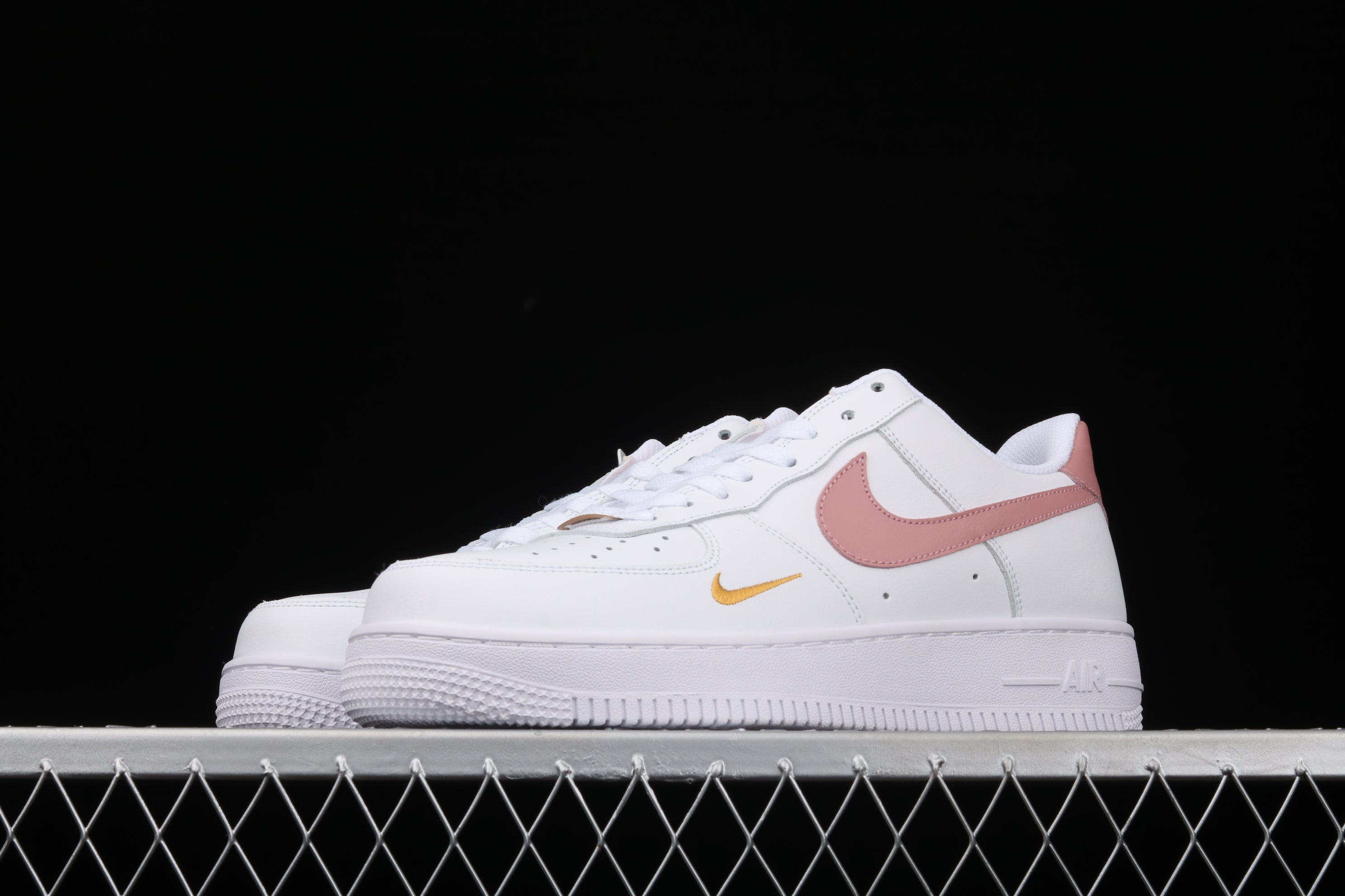 NikeUnisex Air Force 1 AF1 - Rust Pink