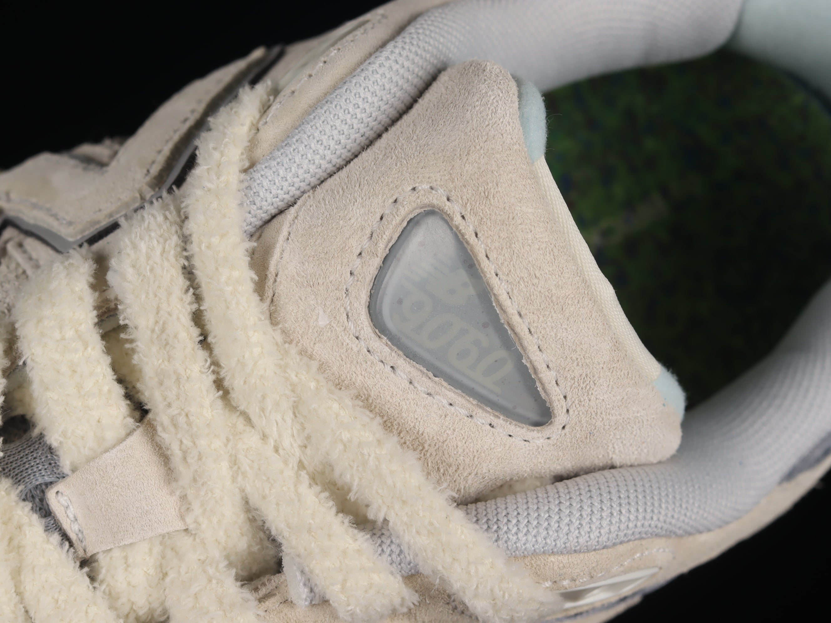 WMNS Joe Freshgoods x New Balance 9060 - Bricks and wood
