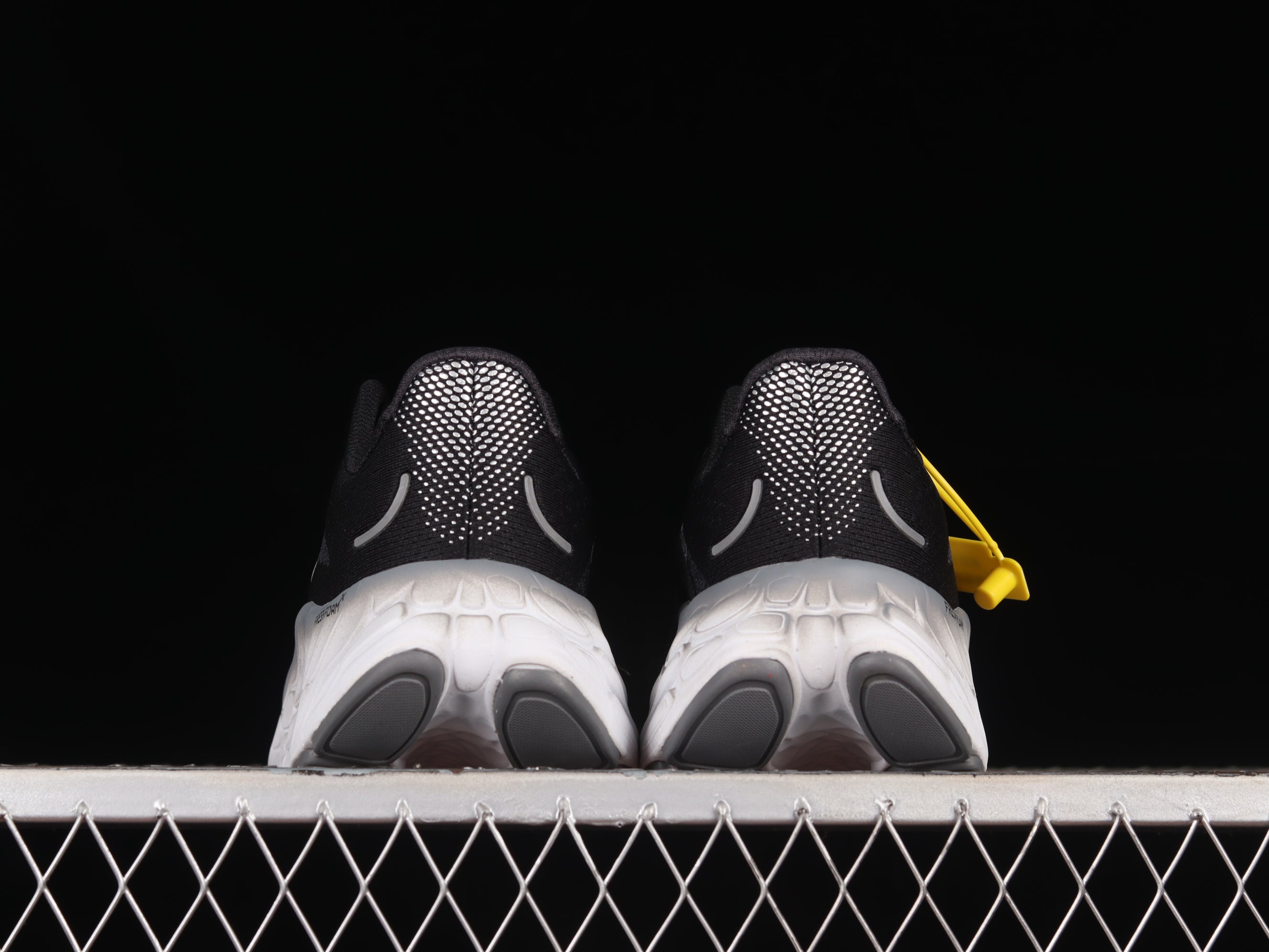 New Balance Fresh Foam x More V4 - Black