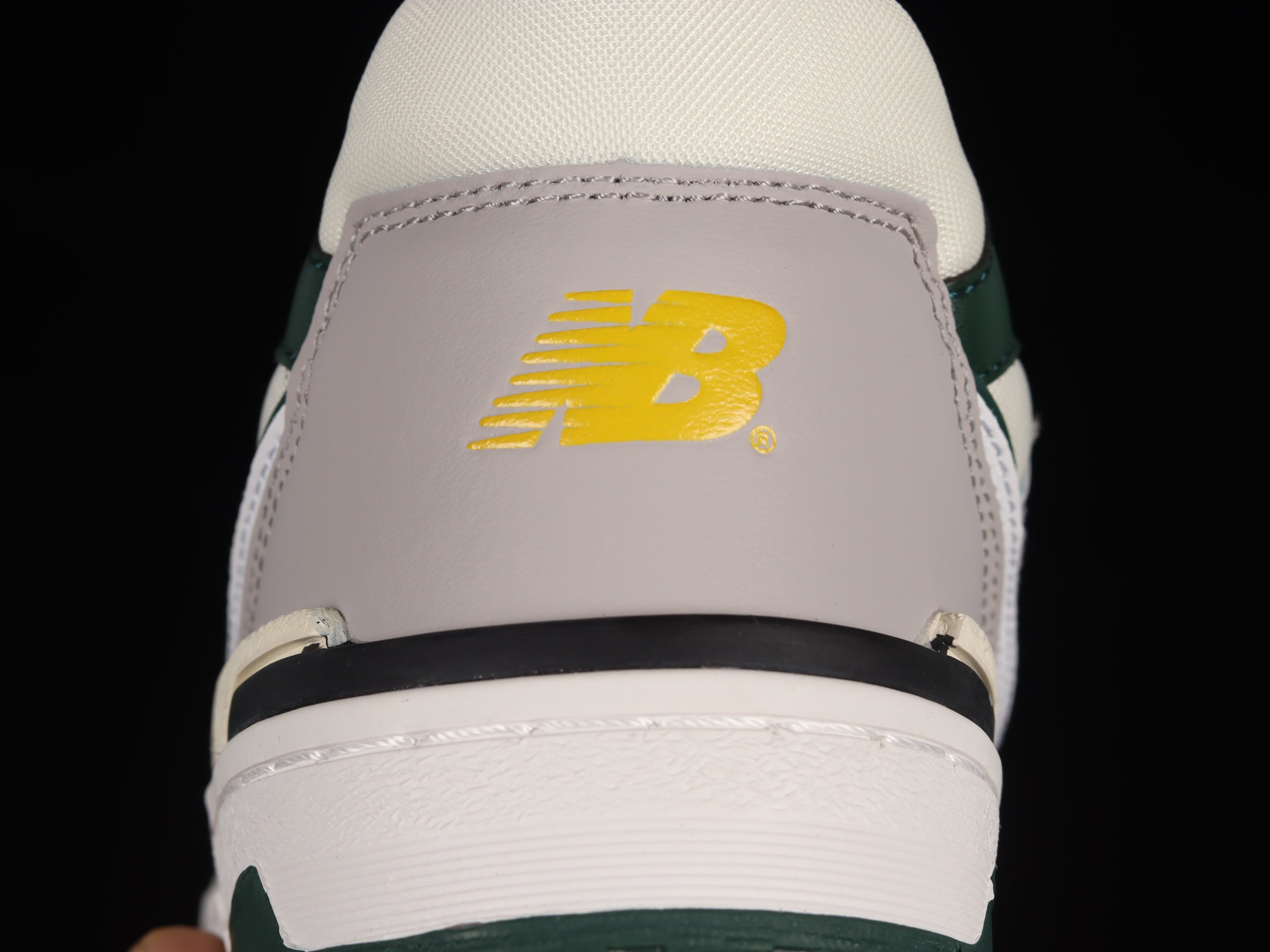 New Balance 550 Nightwatch - Green