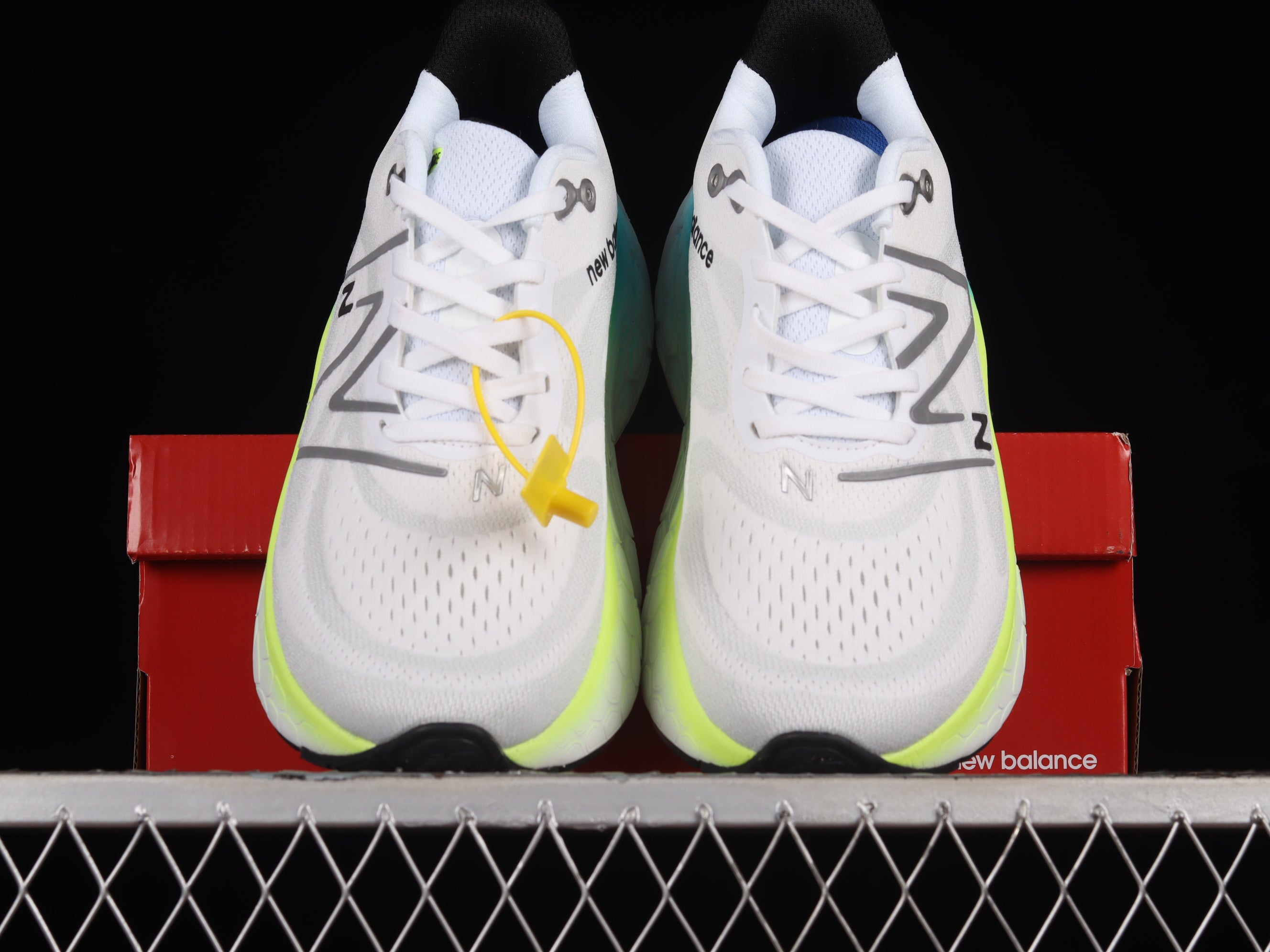 New Balance Fresh Foam x More V4 - White Mint