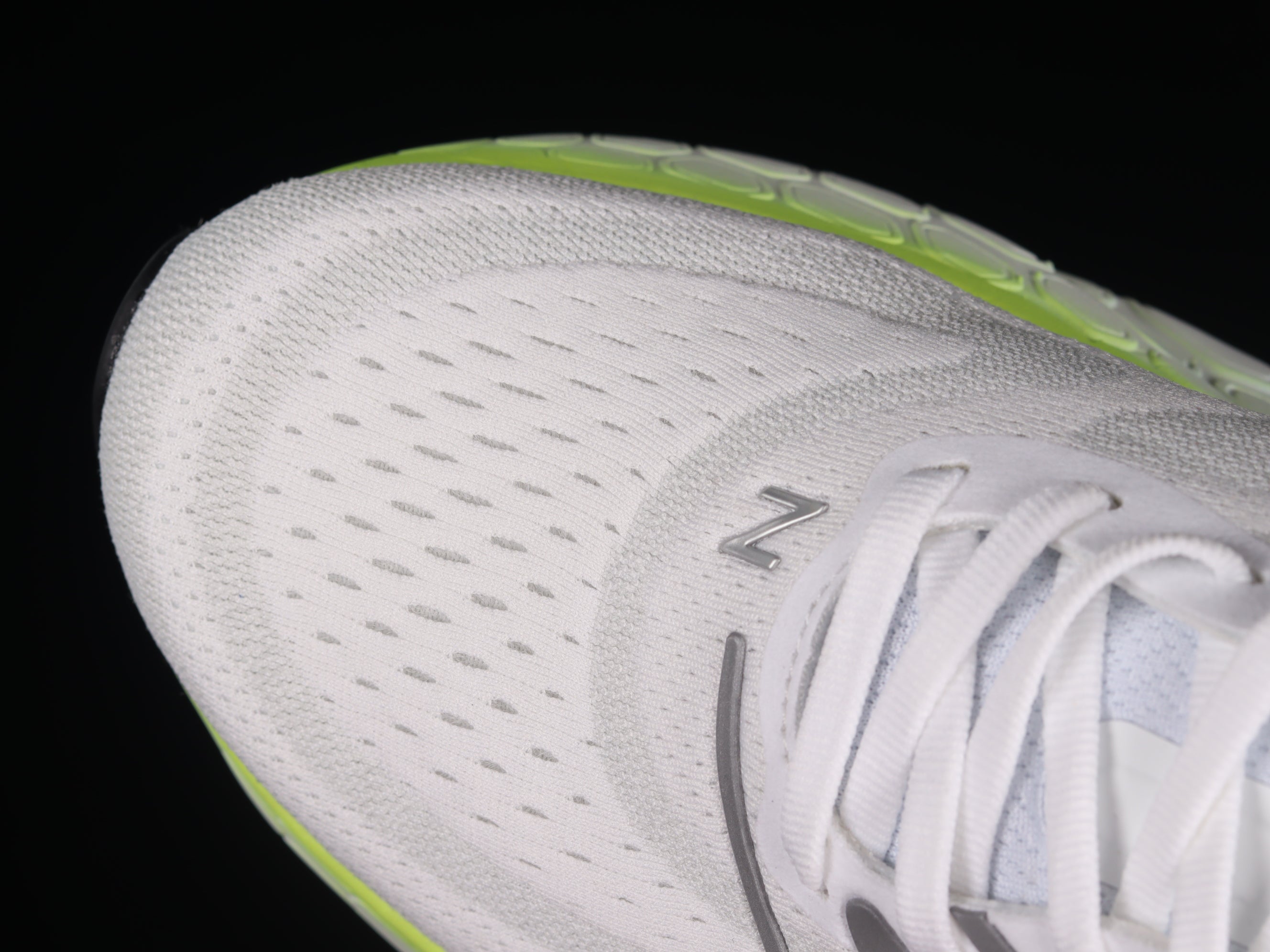 New Balance Fresh Foam x More V4 - White Mint