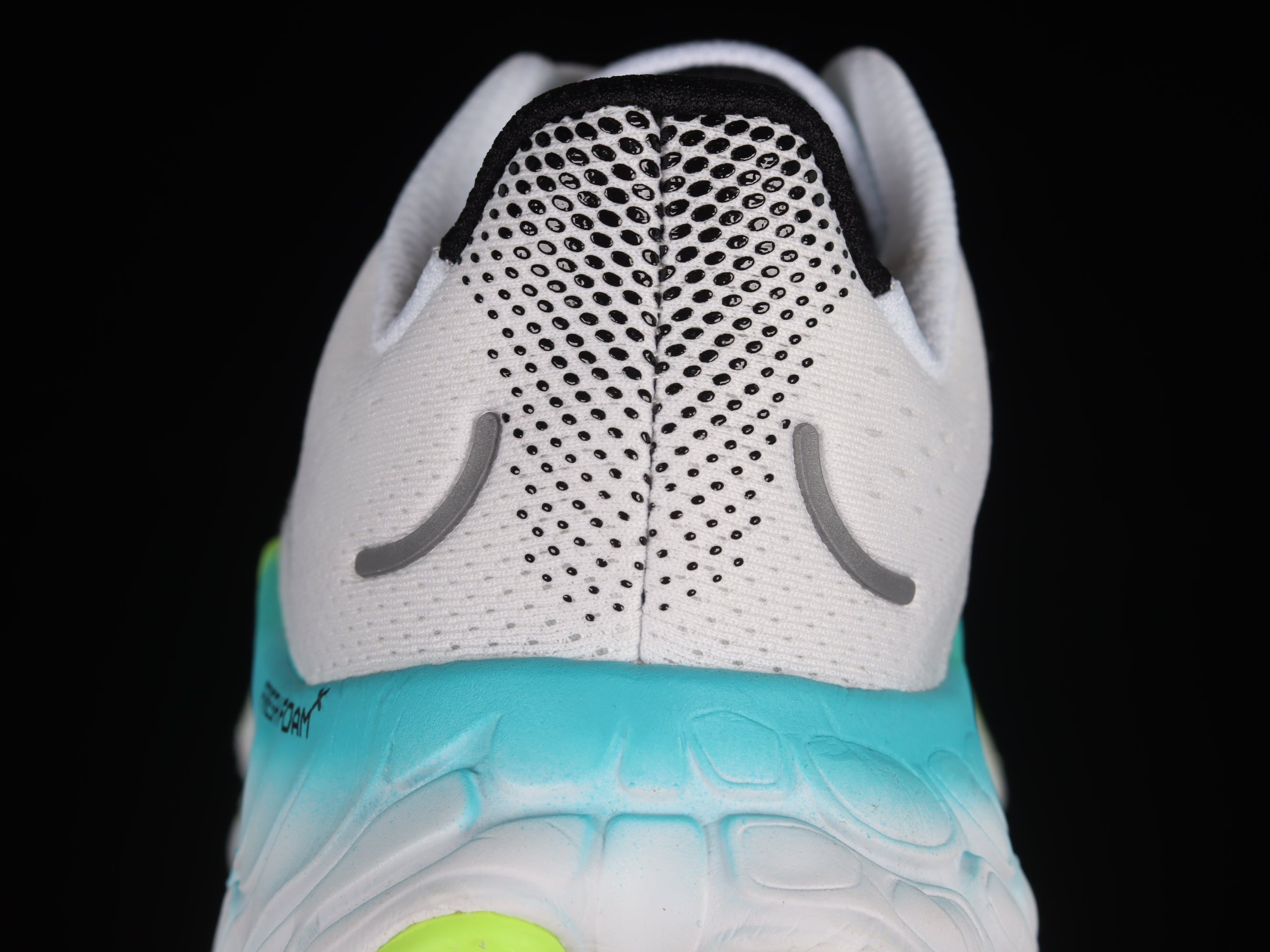 New Balance Fresh Foam x More V4 - White Mint