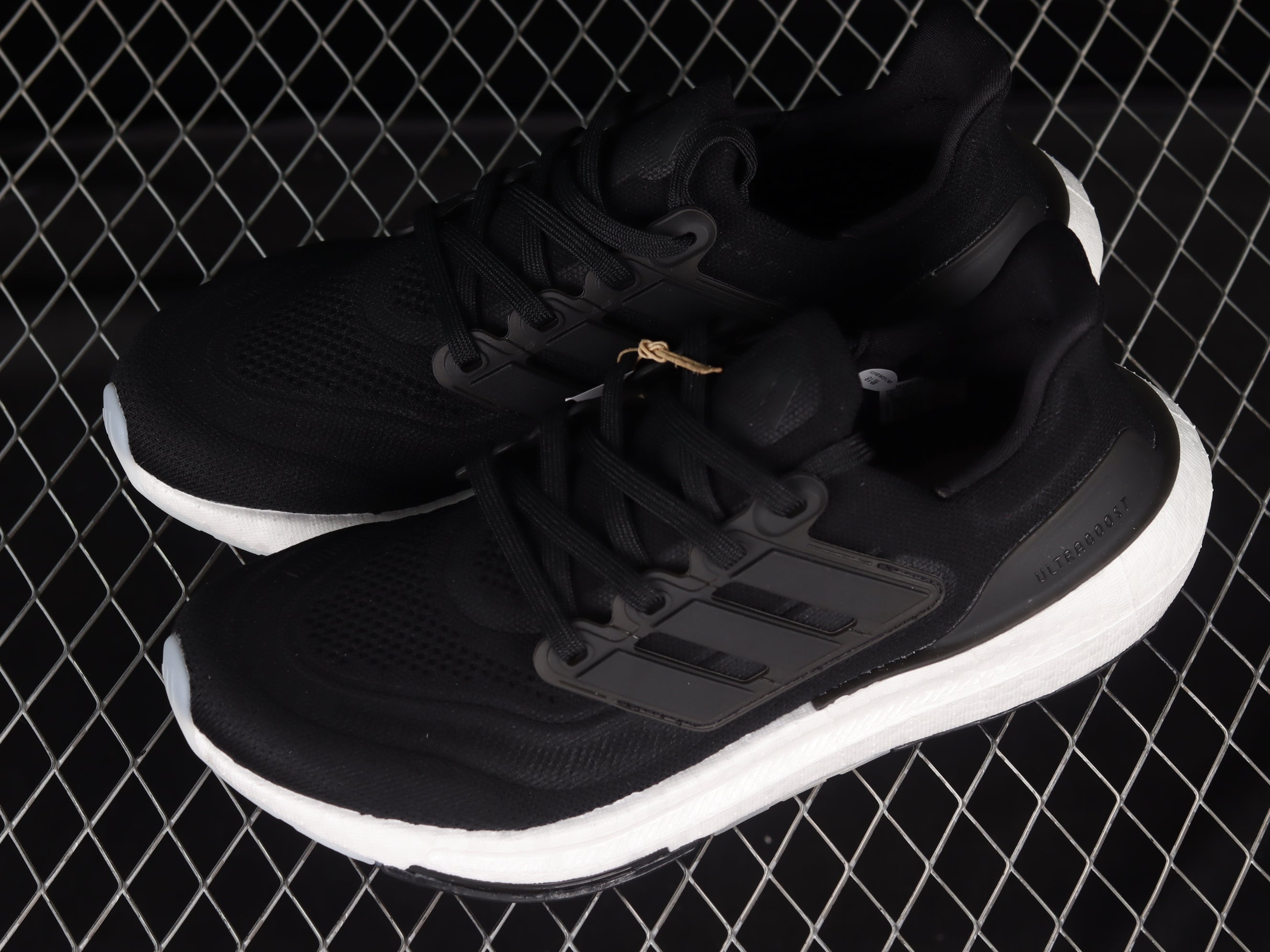 adidasMens Ultrabost Light 23 - Black