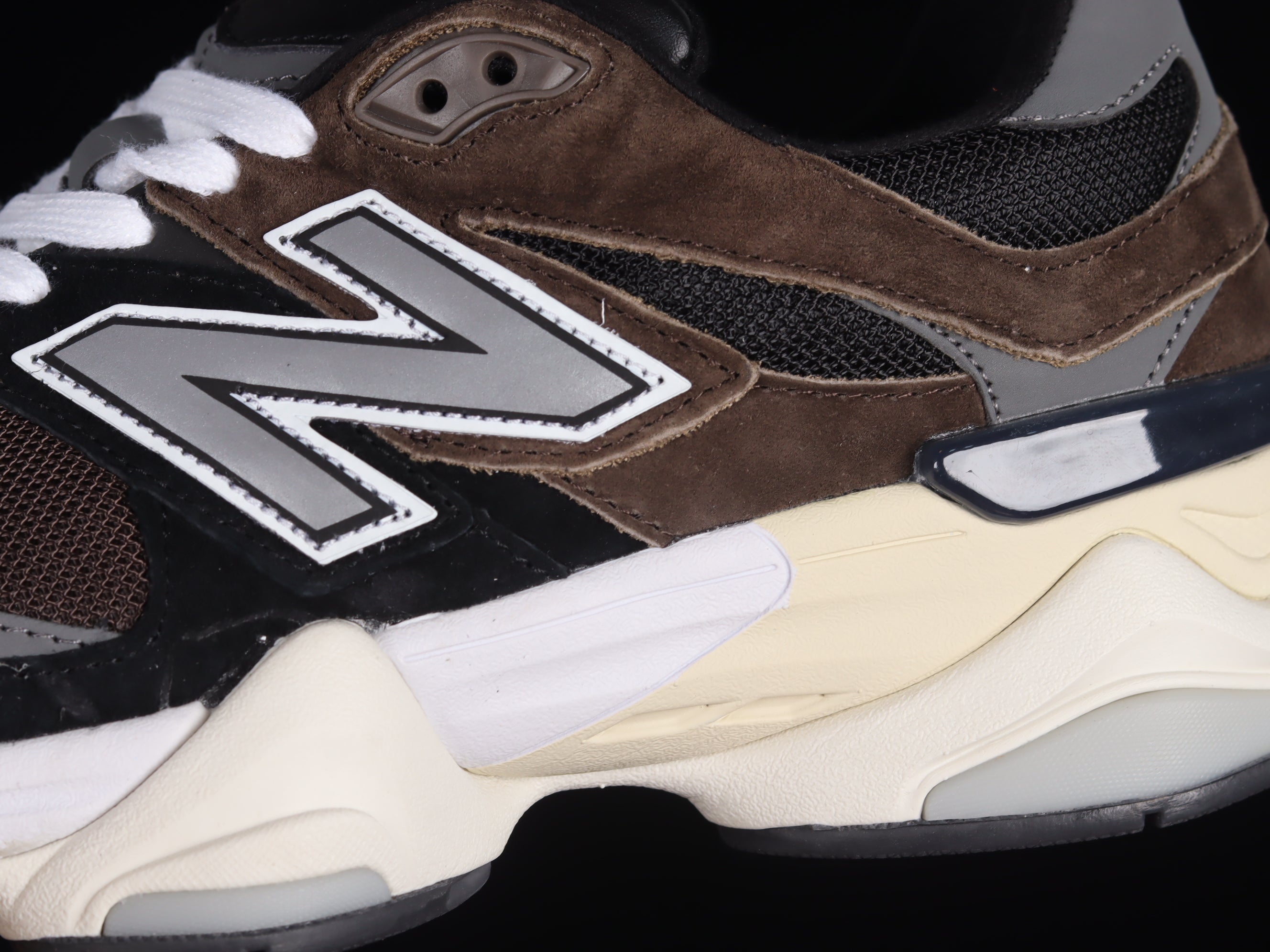 New Balance 9060 - Dark Brown