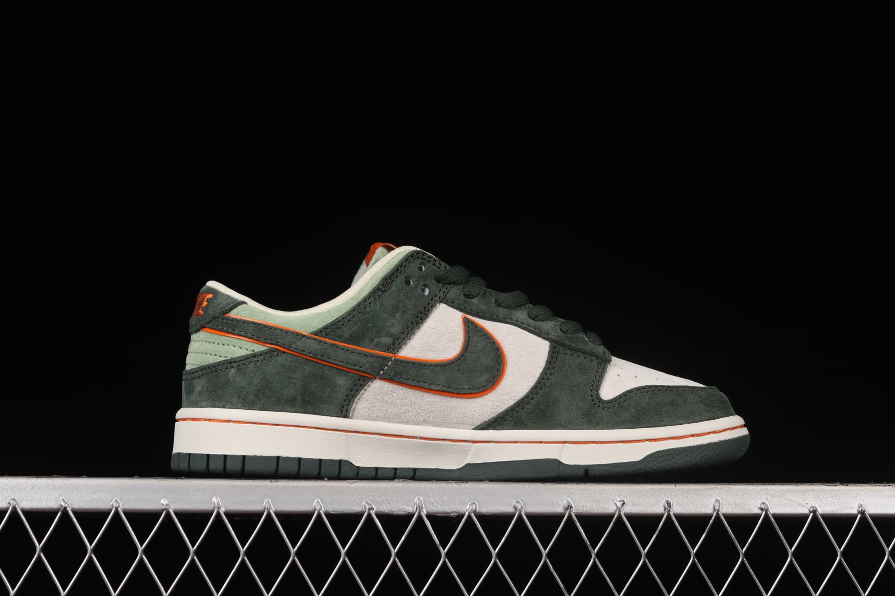 Otomo Katsuhiro x Nike SB Dunk Low - Steamboy