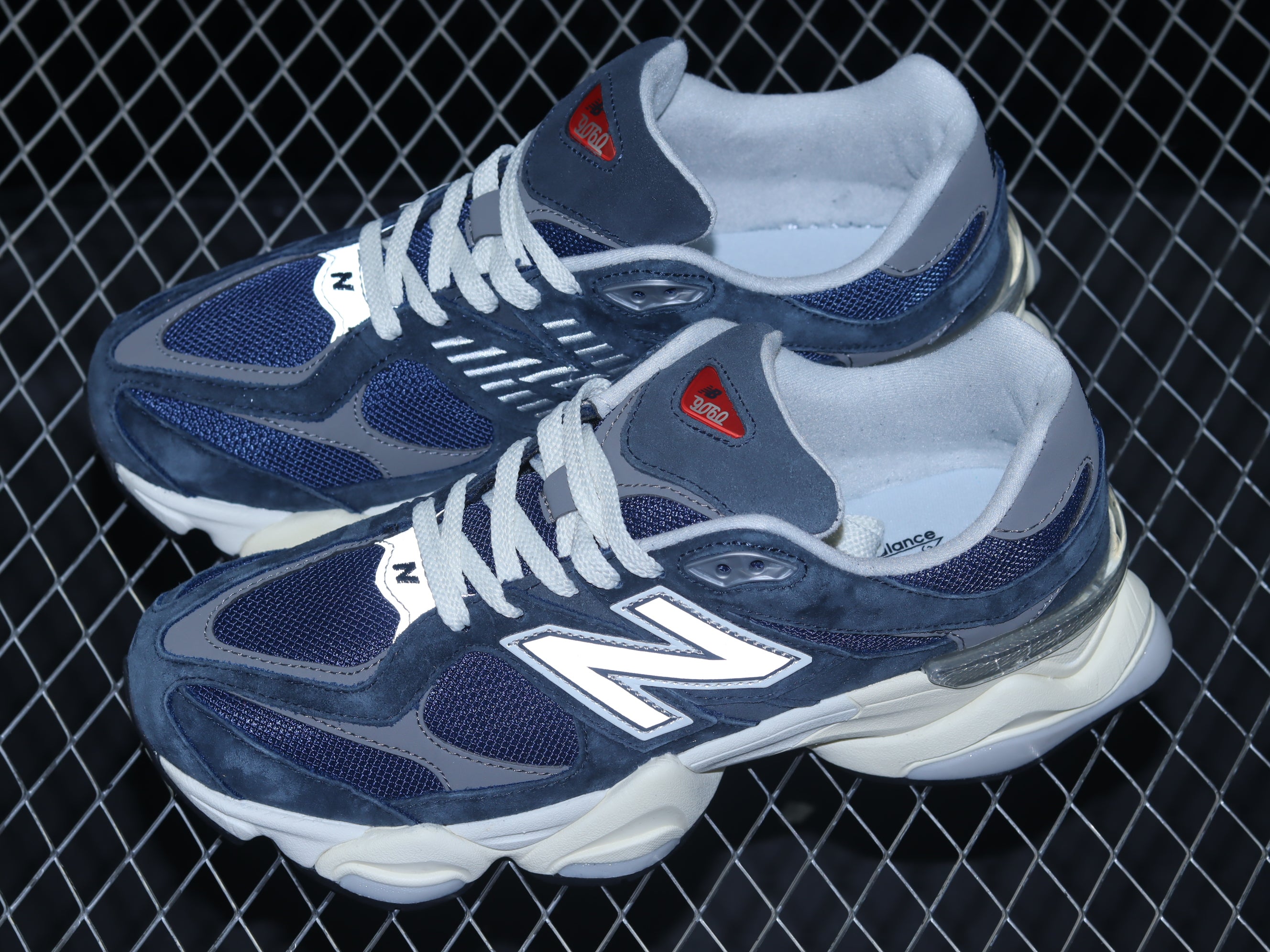 New Balance 9060 - Navy/White
