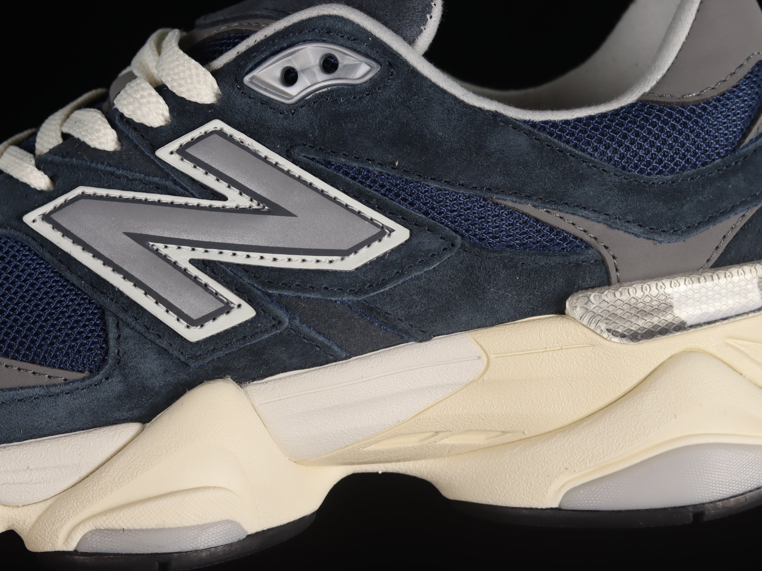 New Balance 9060 - Navy/White