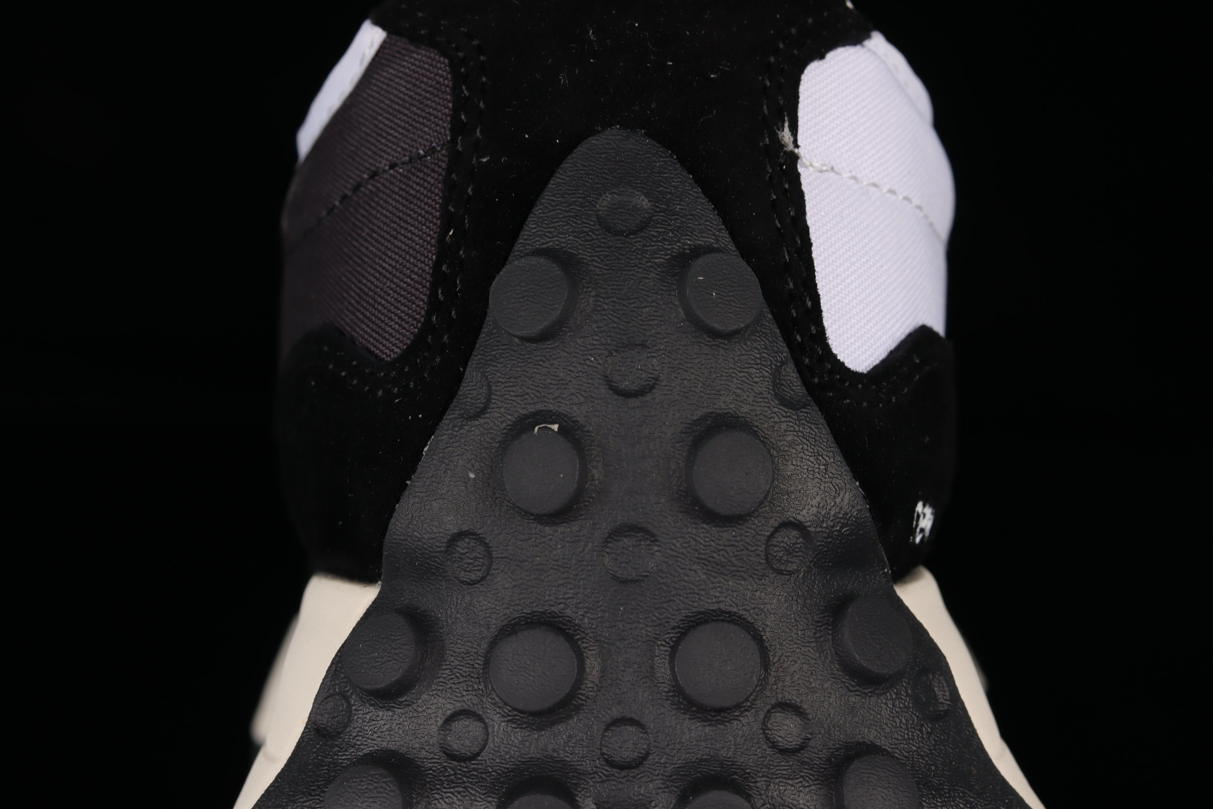 New Balance 327 - Black