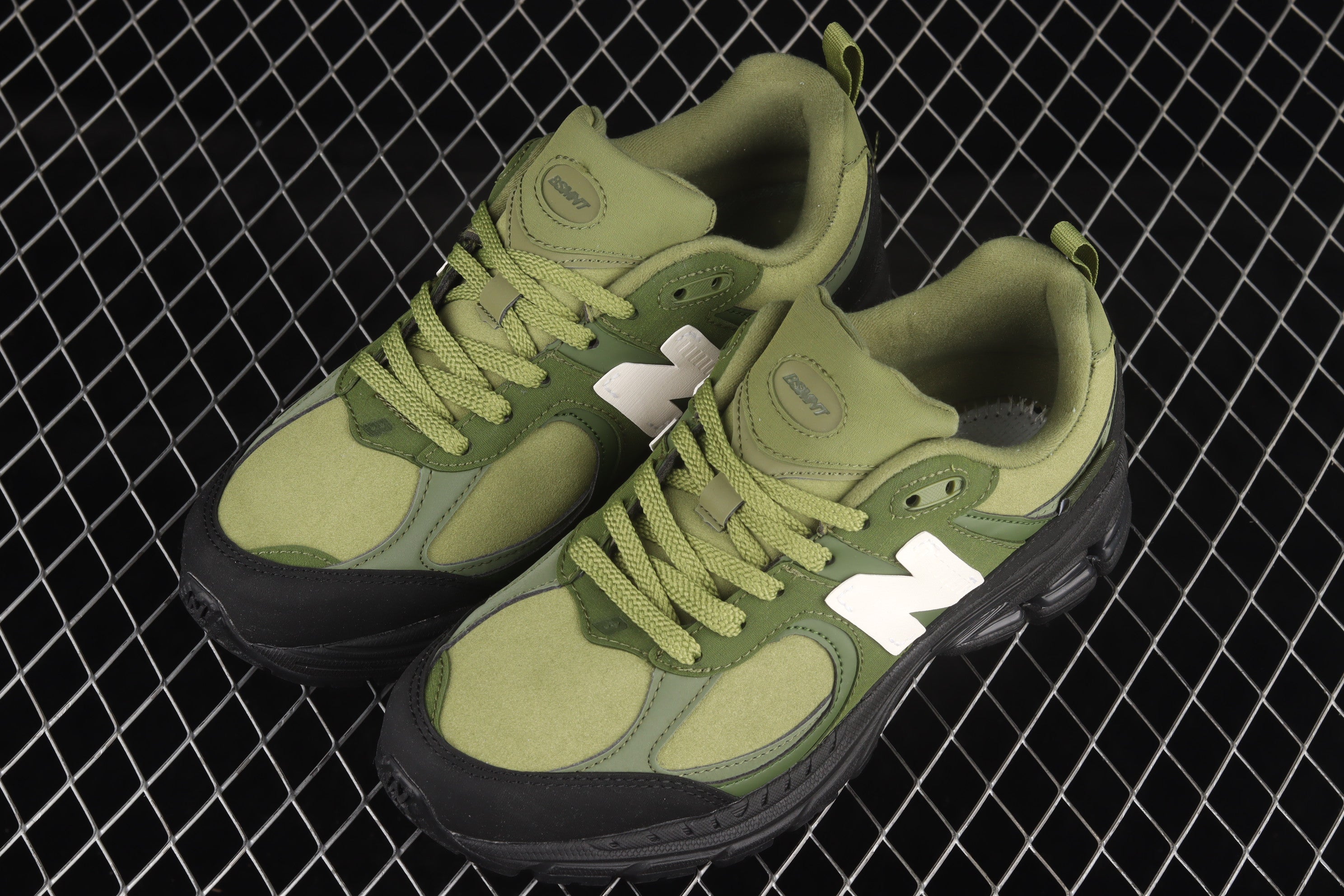 New Balance 2002R The Basement - Olive Black