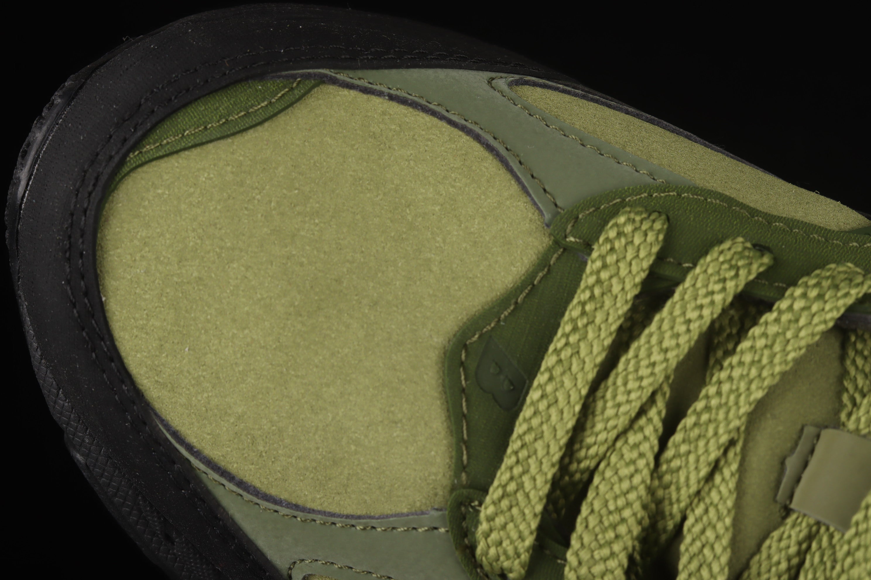New Balance 2002R The Basement - Olive Black