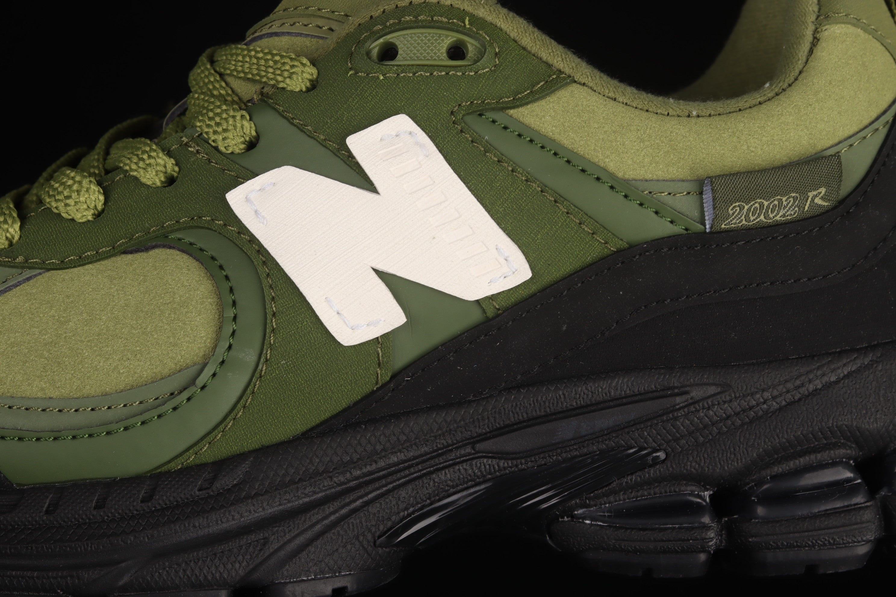 New Balance 2002R The Basement - Olive Black