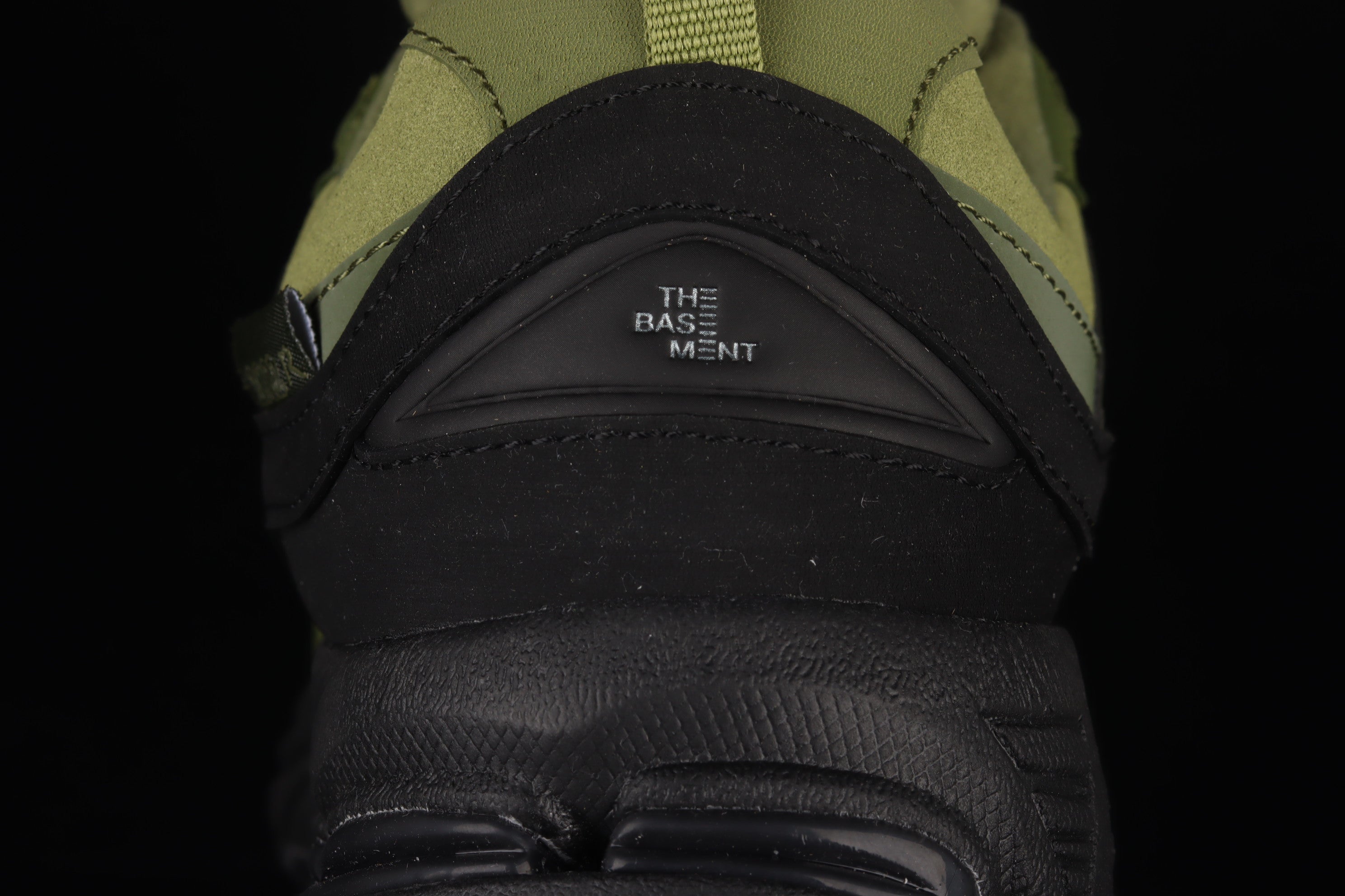 New Balance 2002R The Basement - Olive Black