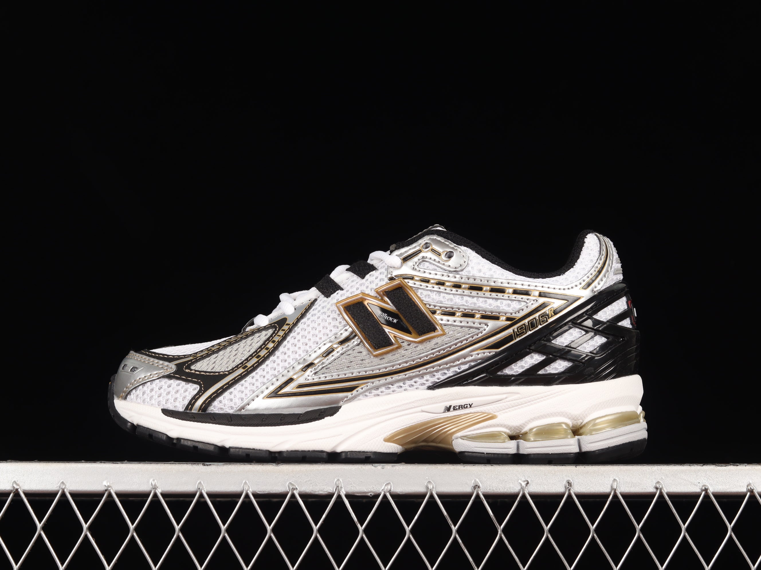 New Balance 1906R - White/Gold