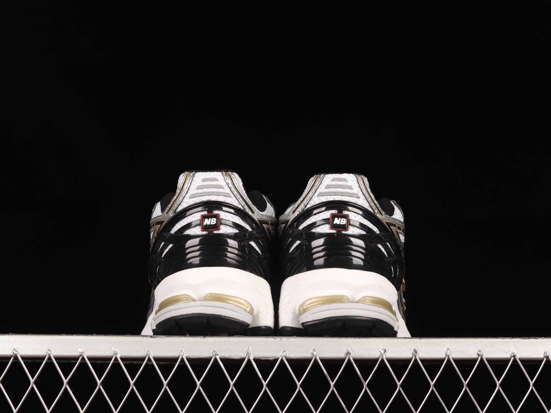 New Balance 1906R - White/Gold