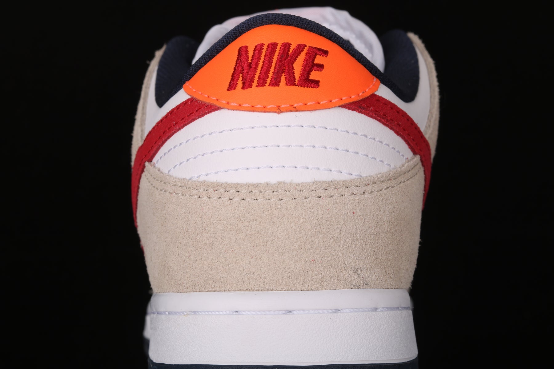 NikeSB Dunk Low Pro - Crimson Sail