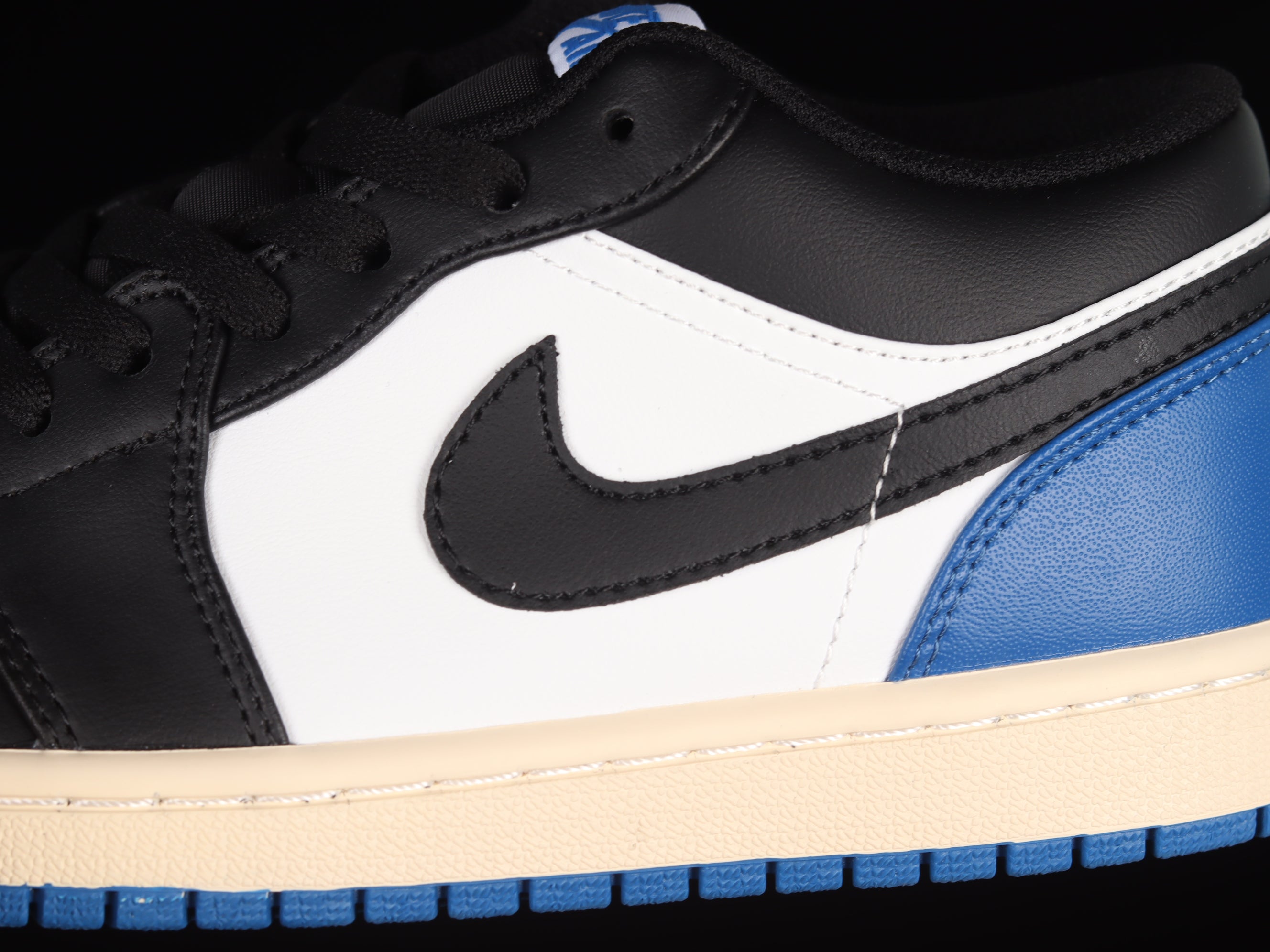 WMNS Air Jordan 1 AJ1 Low - Powder Blue