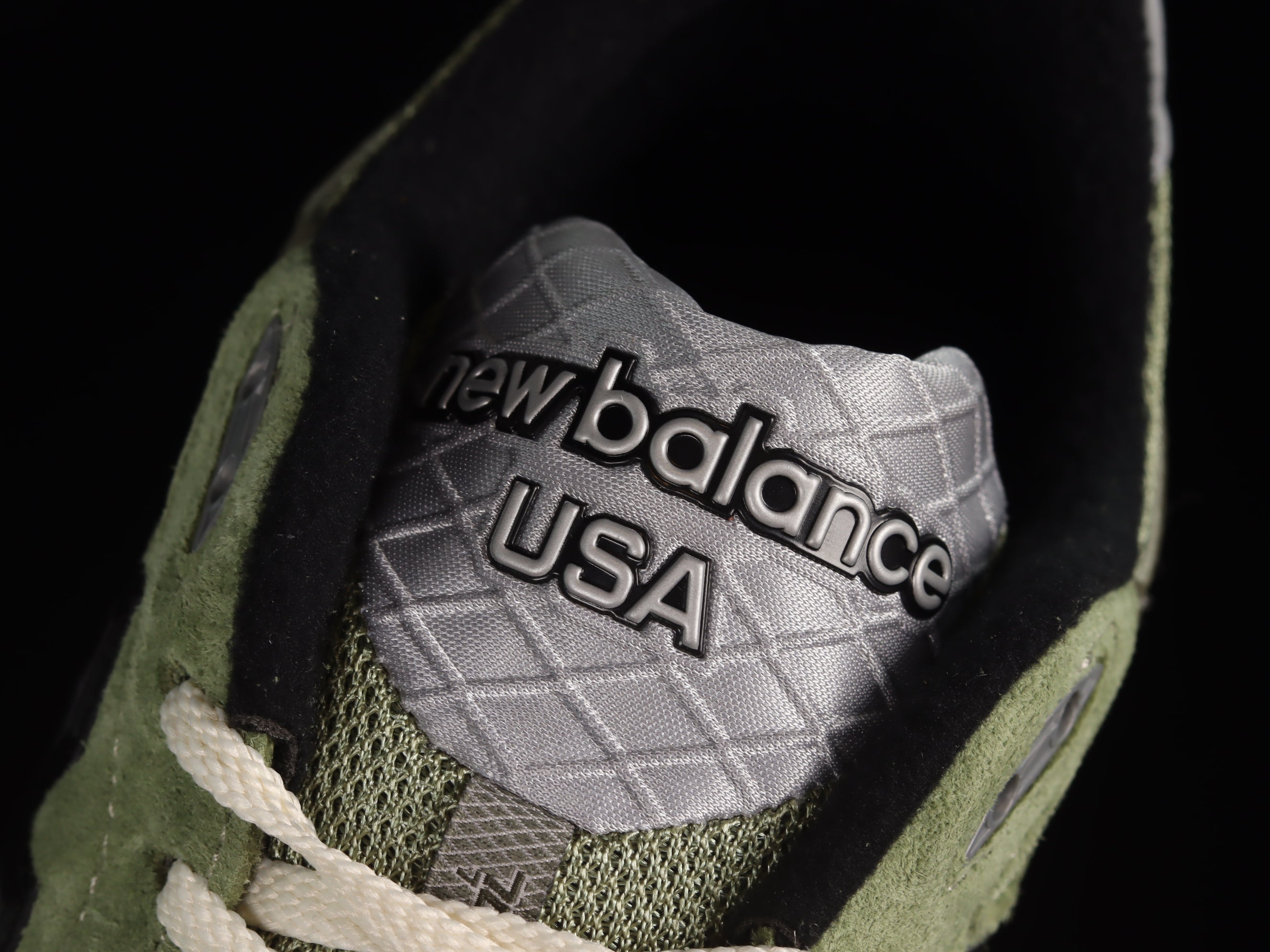 JJJJound x New Balance 990v3 - Olive