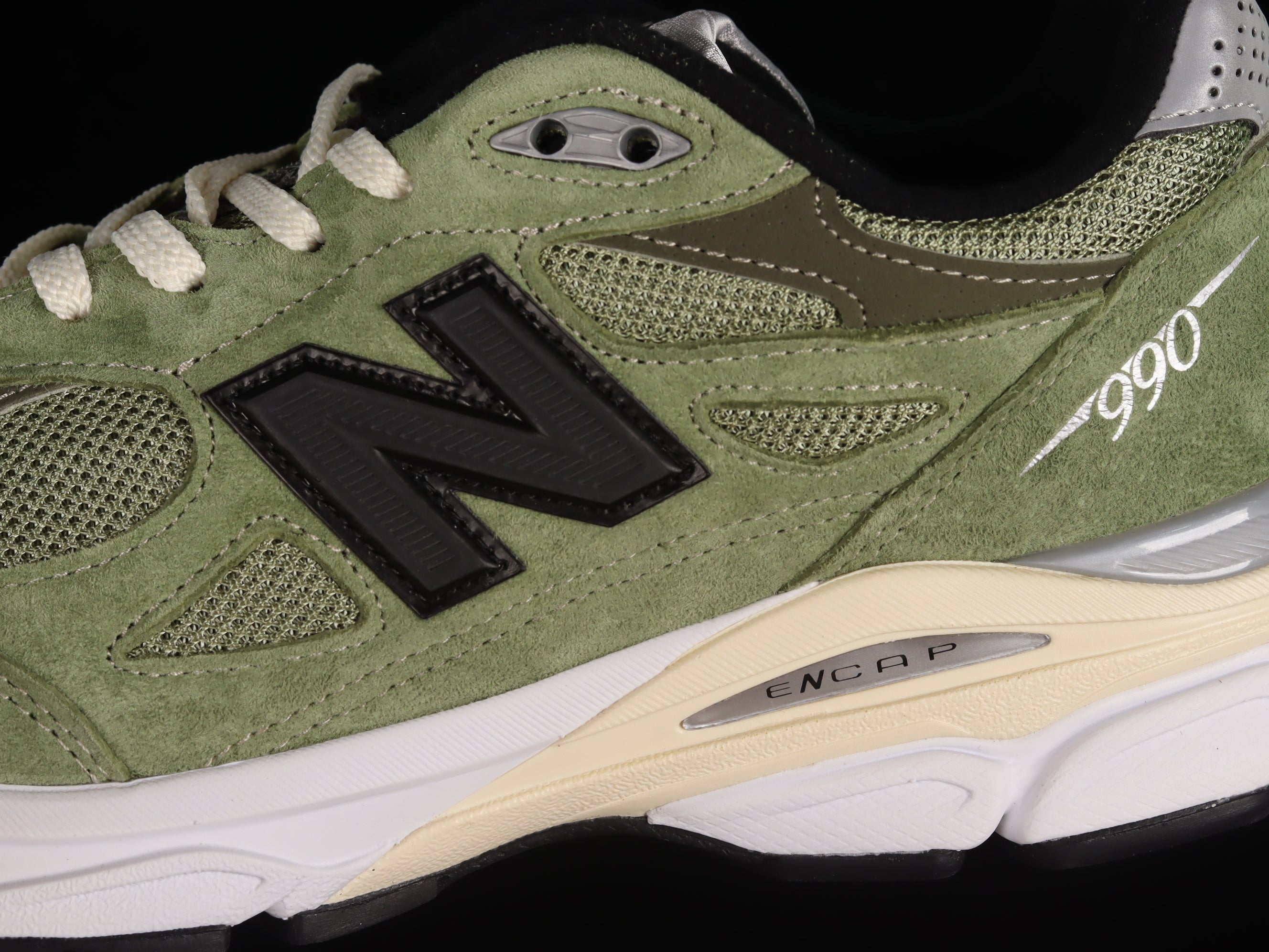JJJJound x New Balance 990v3 - Olive