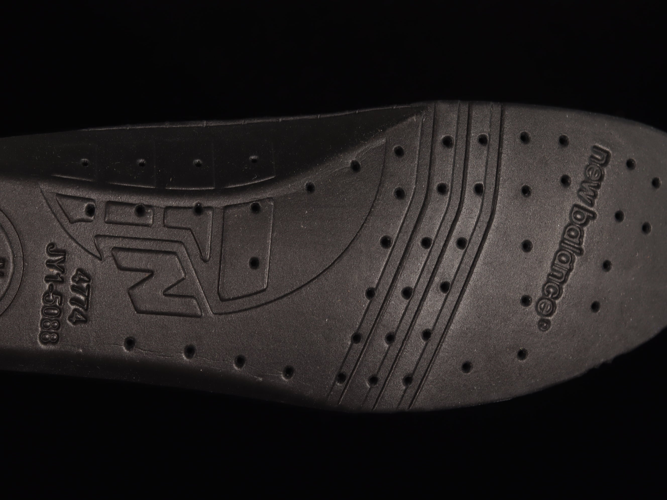 JJJJound x New Balance 990v3 - Olive