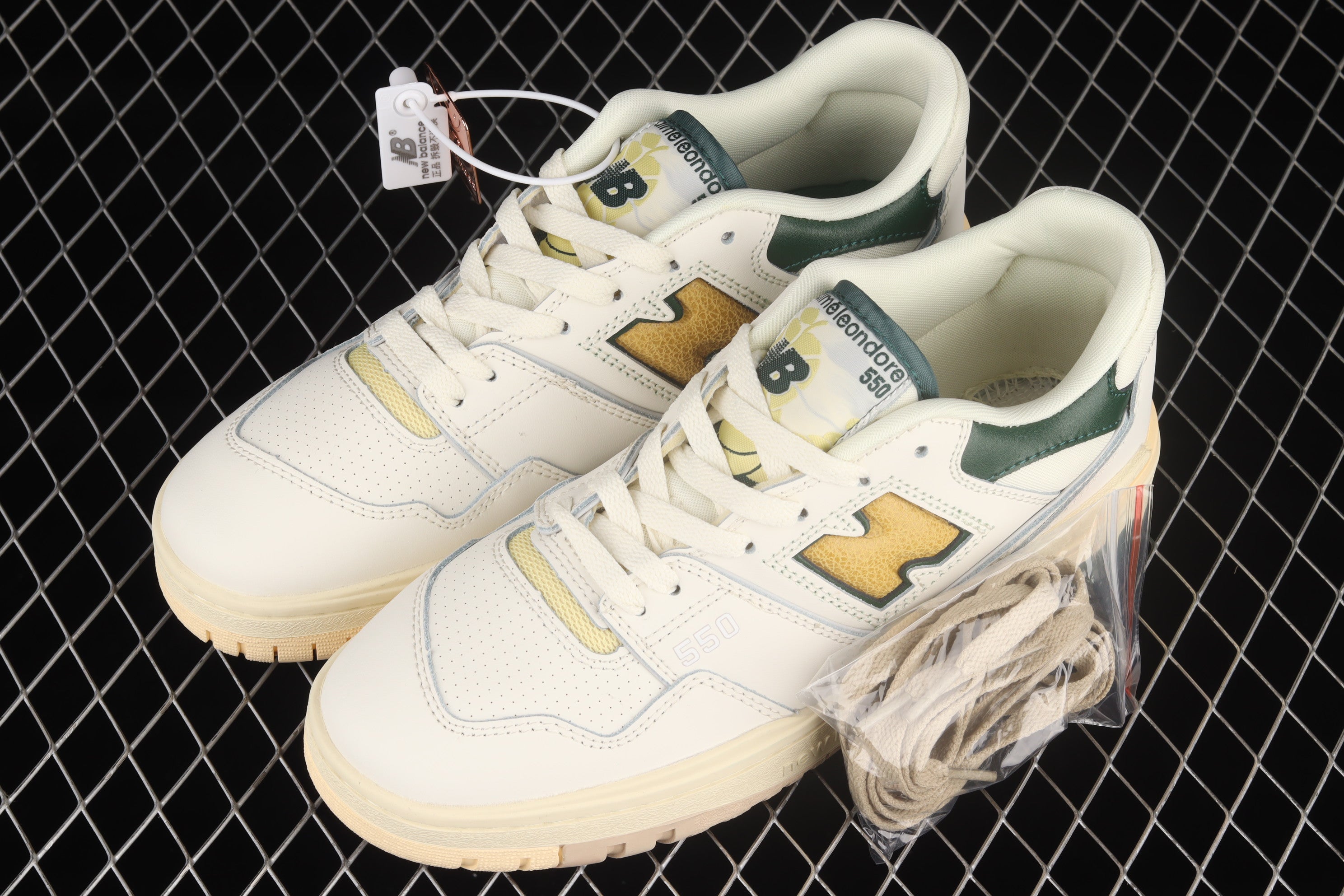 WMNS New Balance 550 x Aimé Leon Dore - Green