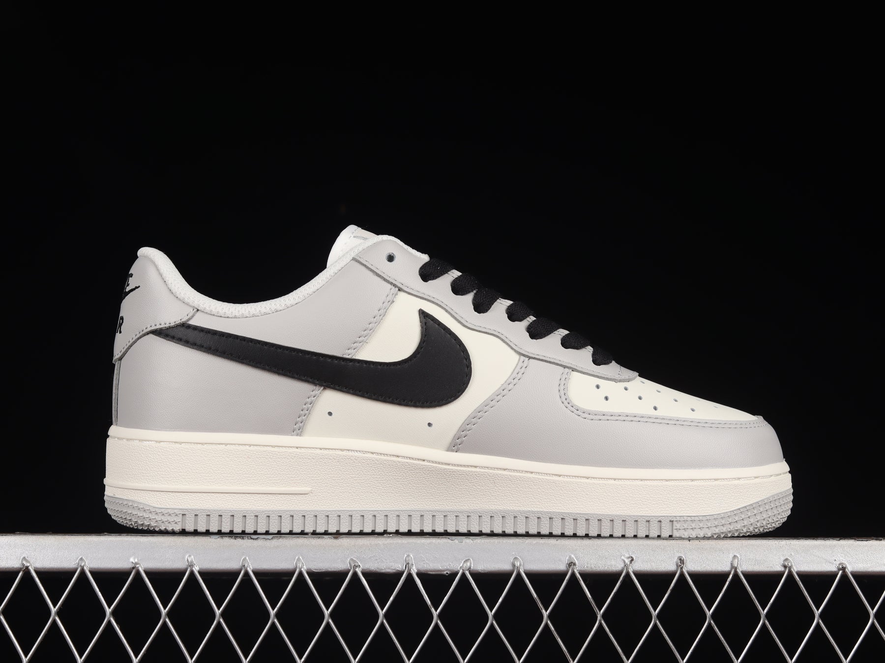 NikeMens Air Force 1 AF1 - Brush