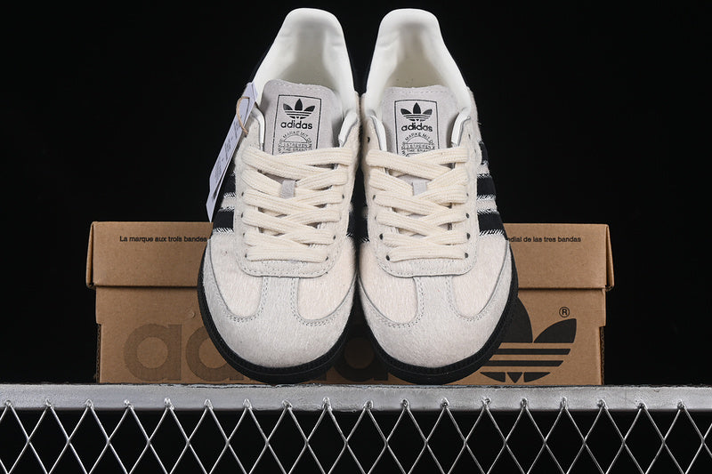 adidasUnisex Samba Wonder - White Black