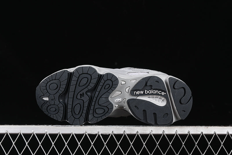 New Balance 1000 - Silver Reflective