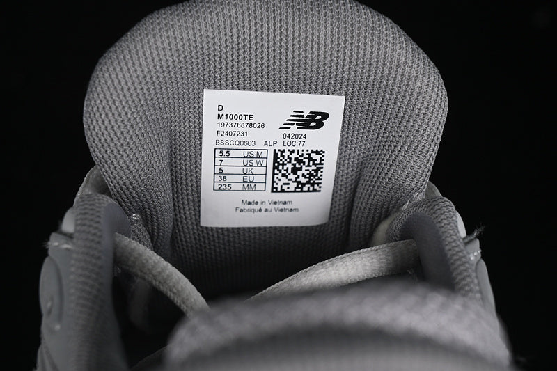 New Balance 1000 - Silver Reflective