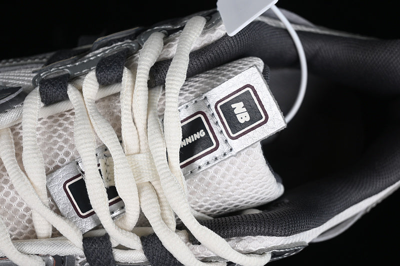 New Balance 1906A - Silver Metallic