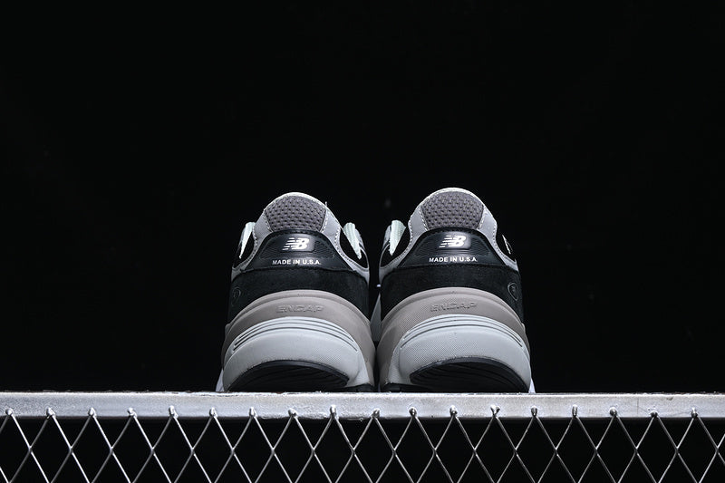 New Balance 990 V6 - Black Grey