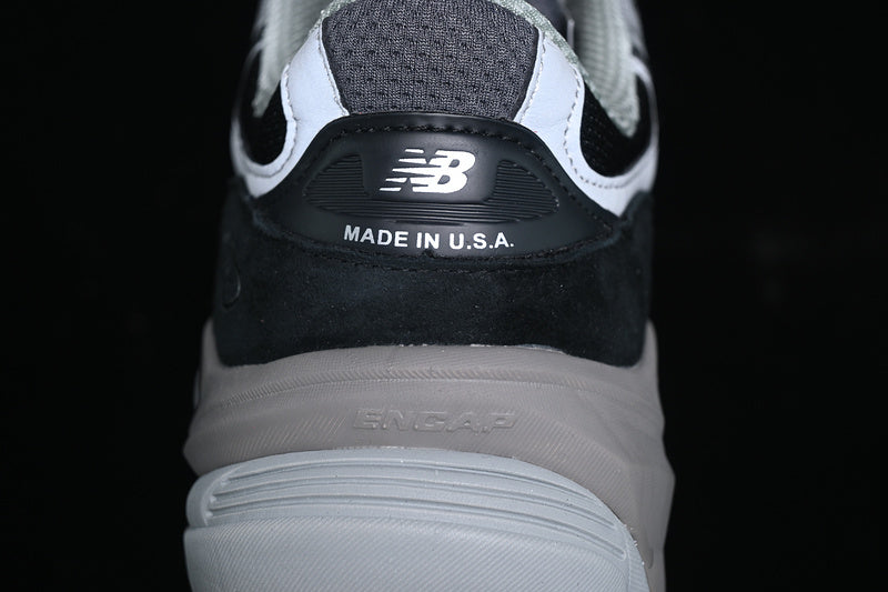 New Balance 990 V6 - Black Grey