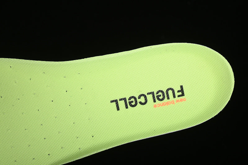 New Balance FuelCell Rebel v4 - Magnet Black