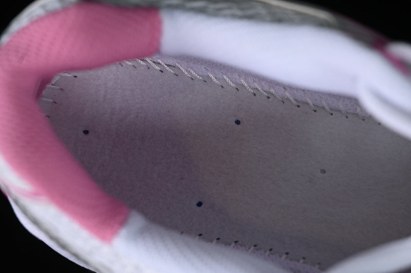 New Balance 530 - White Pink