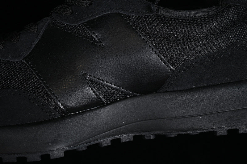 New Balance 327 - Black White