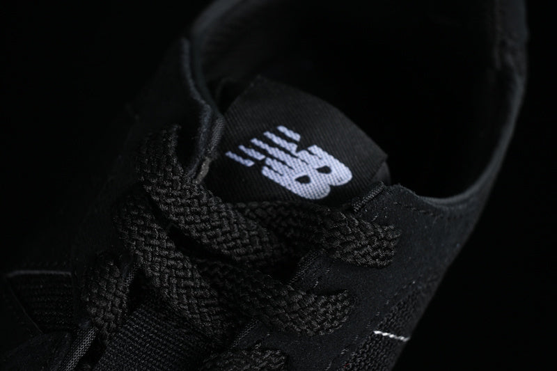 New Balance 327 - Black White